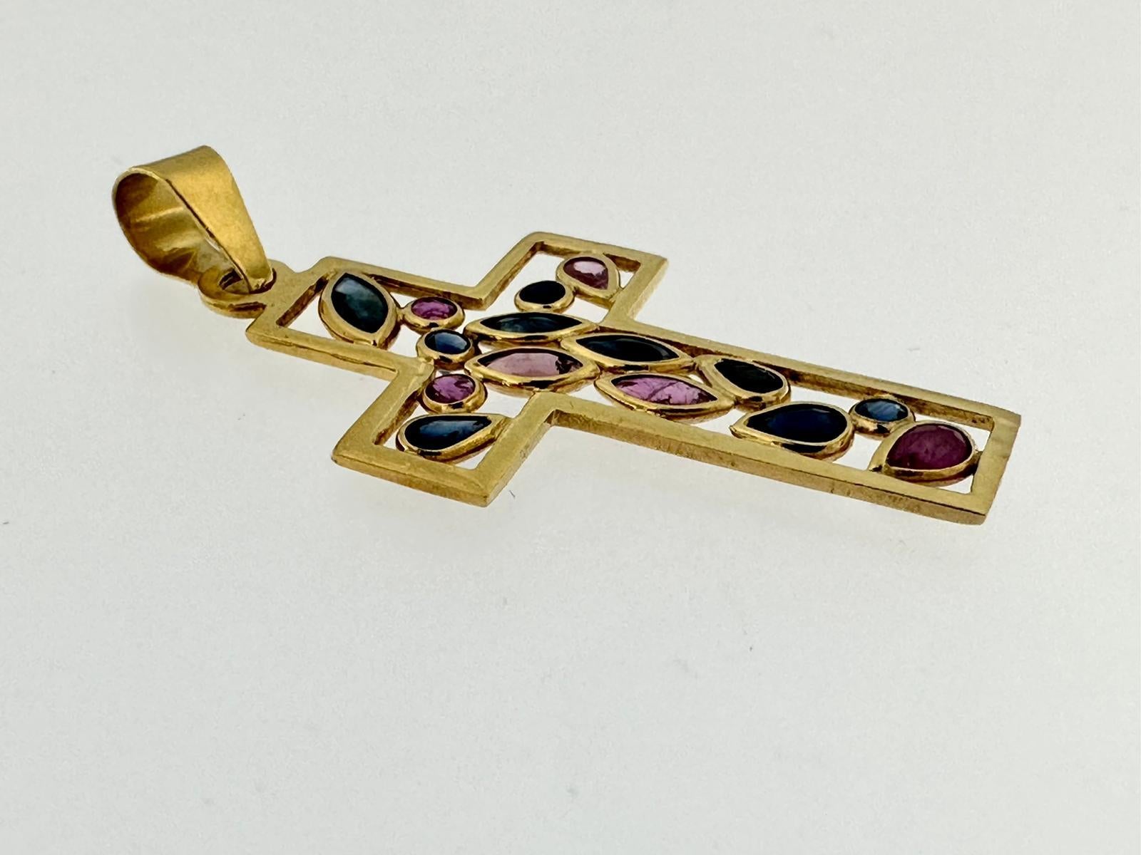 Croix italienne moderne en or jaune 18 carats et quartz coloré Unisexe en vente