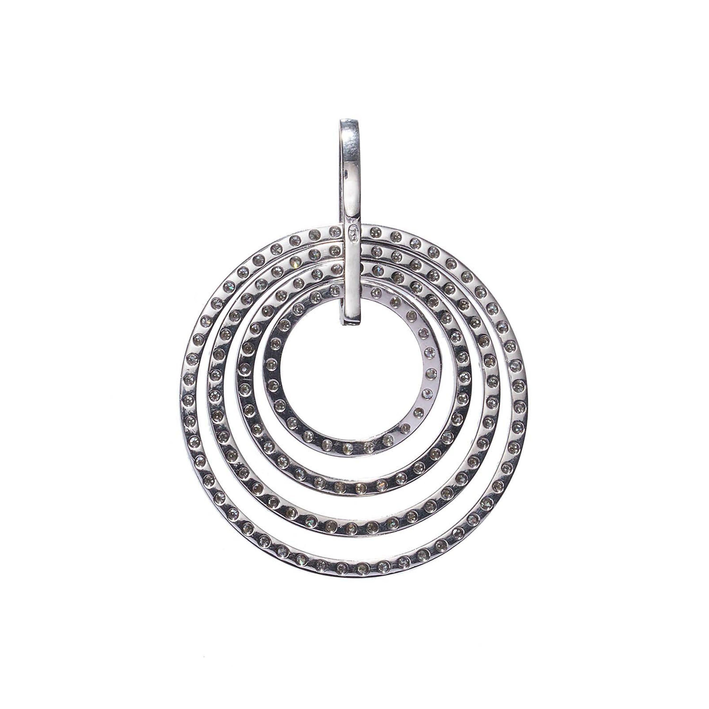 Taglio rotondo Ciondolo moderno italiano con diamanti e oro bianco, CIRCA 2010 in vendita