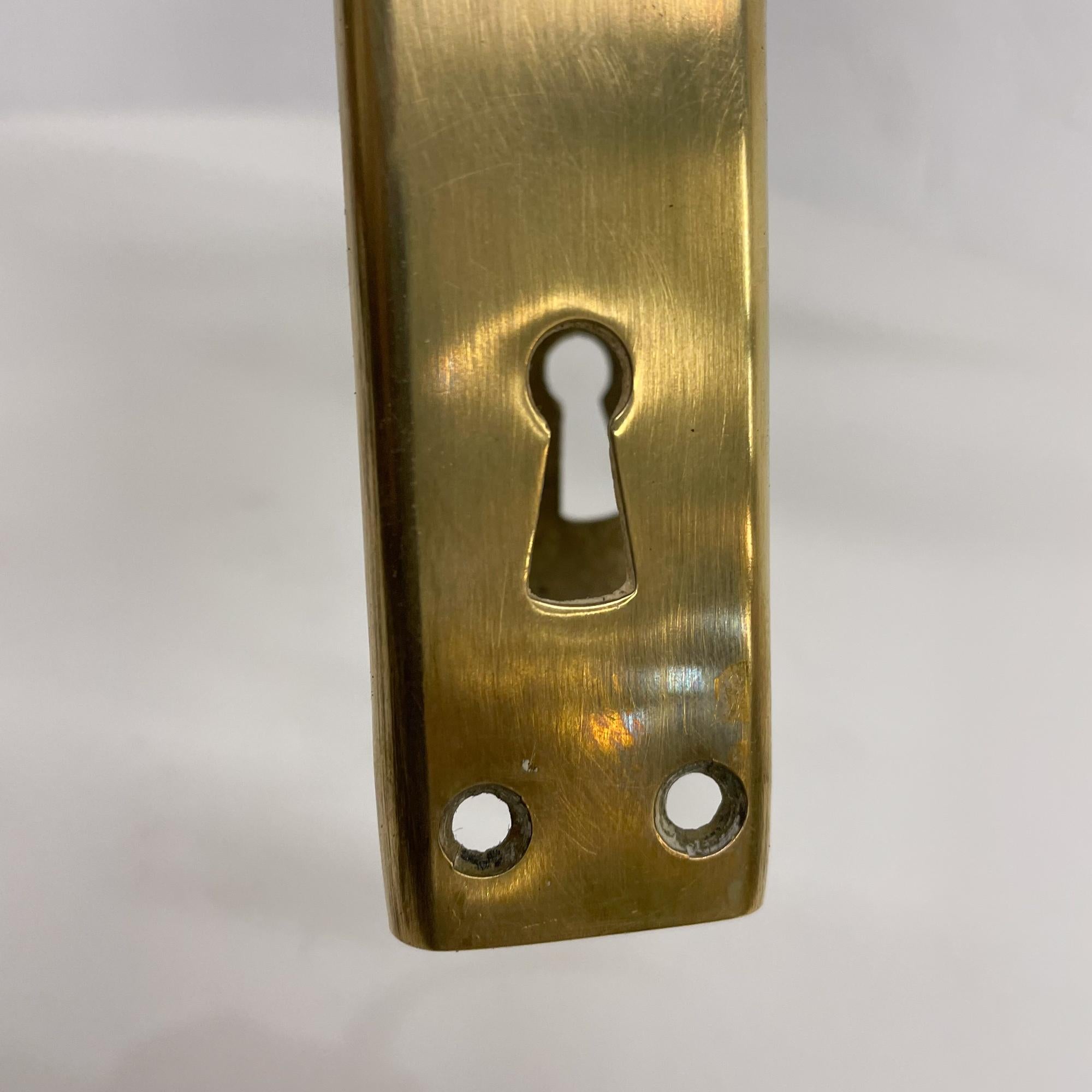 Rich Brass Italian Door Pull Handle & Plate Midcentury ITALY 1950s Gio Ponti For Sale 3