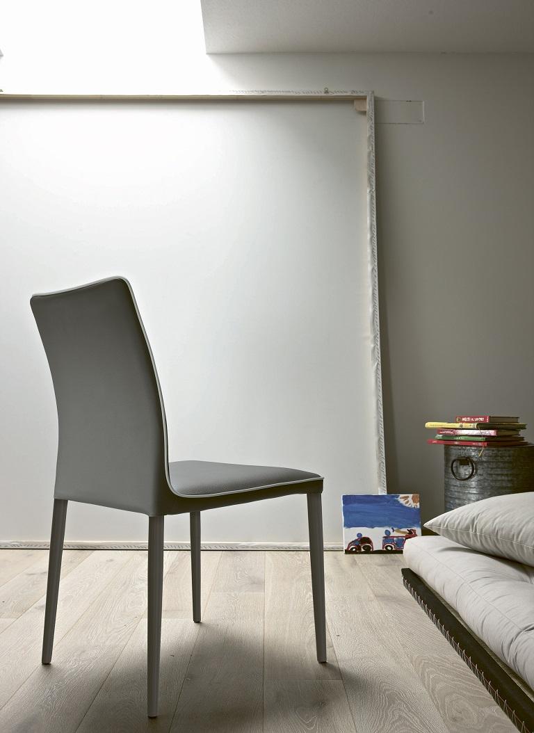 Style international Chaise italienne moderne Eco en cuir et métal laqué, Bontempi Casa Collection en vente