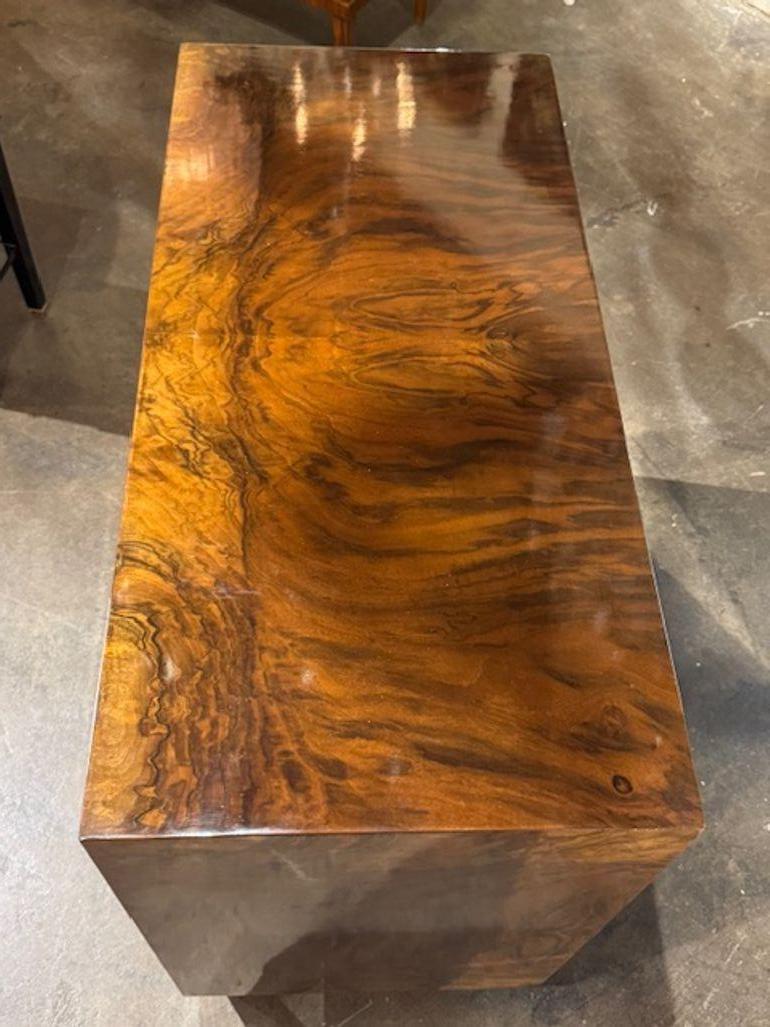 Modern Italian Exotic Veneer Commodes In Good Condition For Sale In Dallas, TX