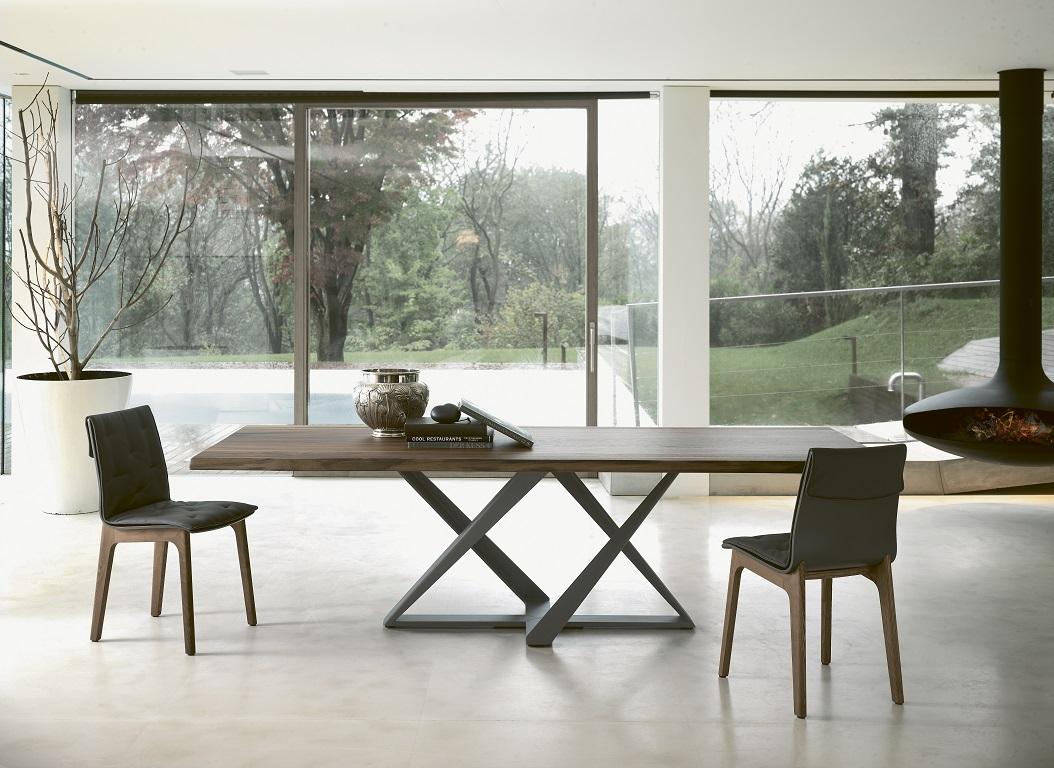 XXIe siècle et contemporain Table italienne moderne en bois massif fixe et métal laqué - Collection Bontempi en vente