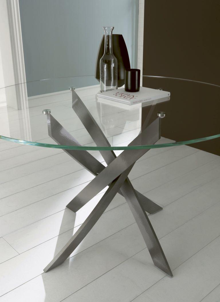 Moderner italienischer befestigter Tisch aus Glas und lackiertem Metall – Kollektion Bontempi  (Italienisch) im Angebot