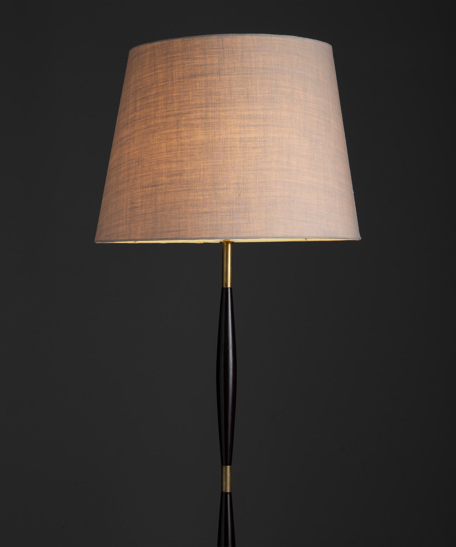 Mid-Century Modern Modern Italian Floor Lamp, circa 1960 For Sale