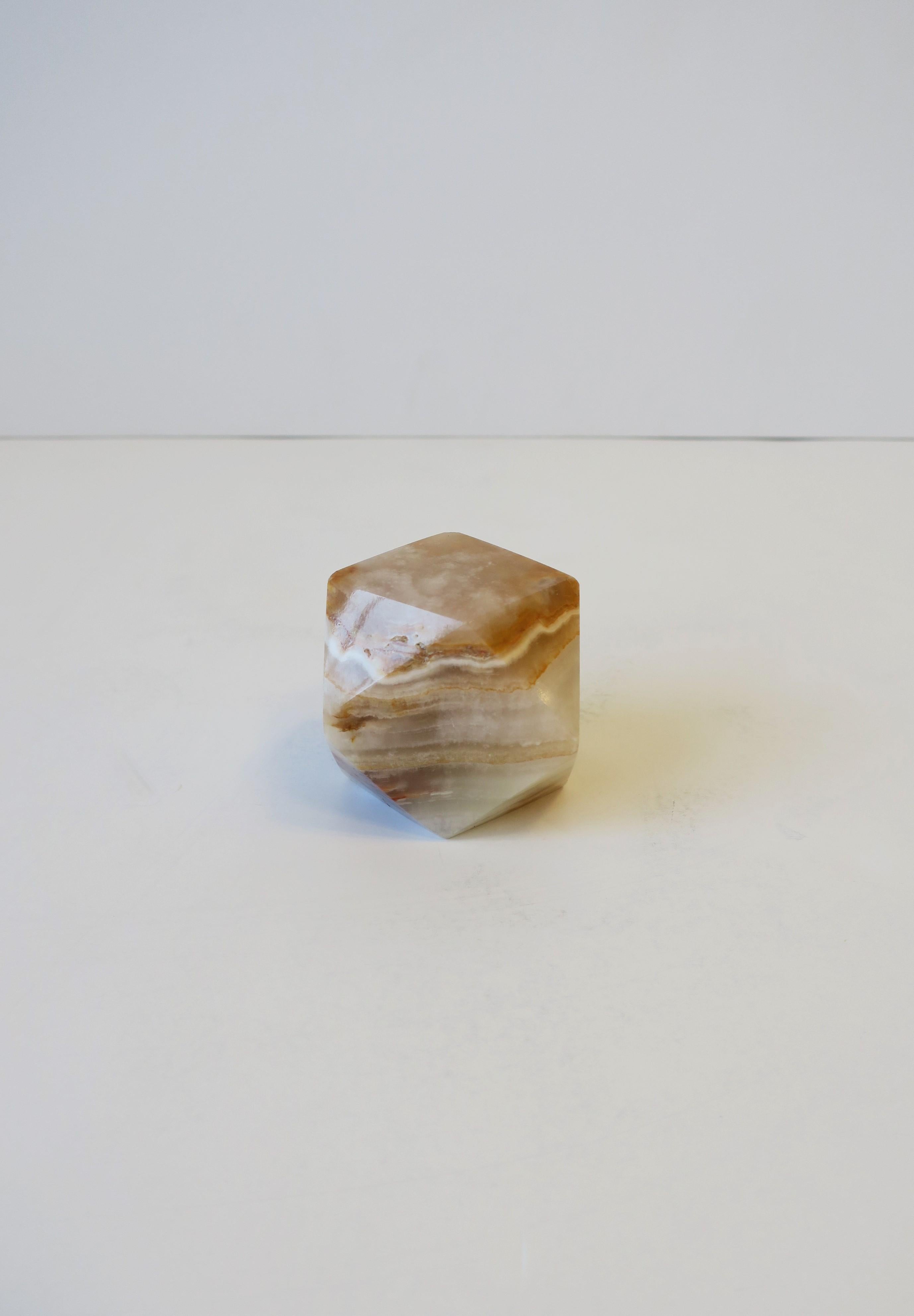 Italian Onyx Marble Desk Paperweight Decorative Object, 1970s In Good Condition For Sale In New York, NY