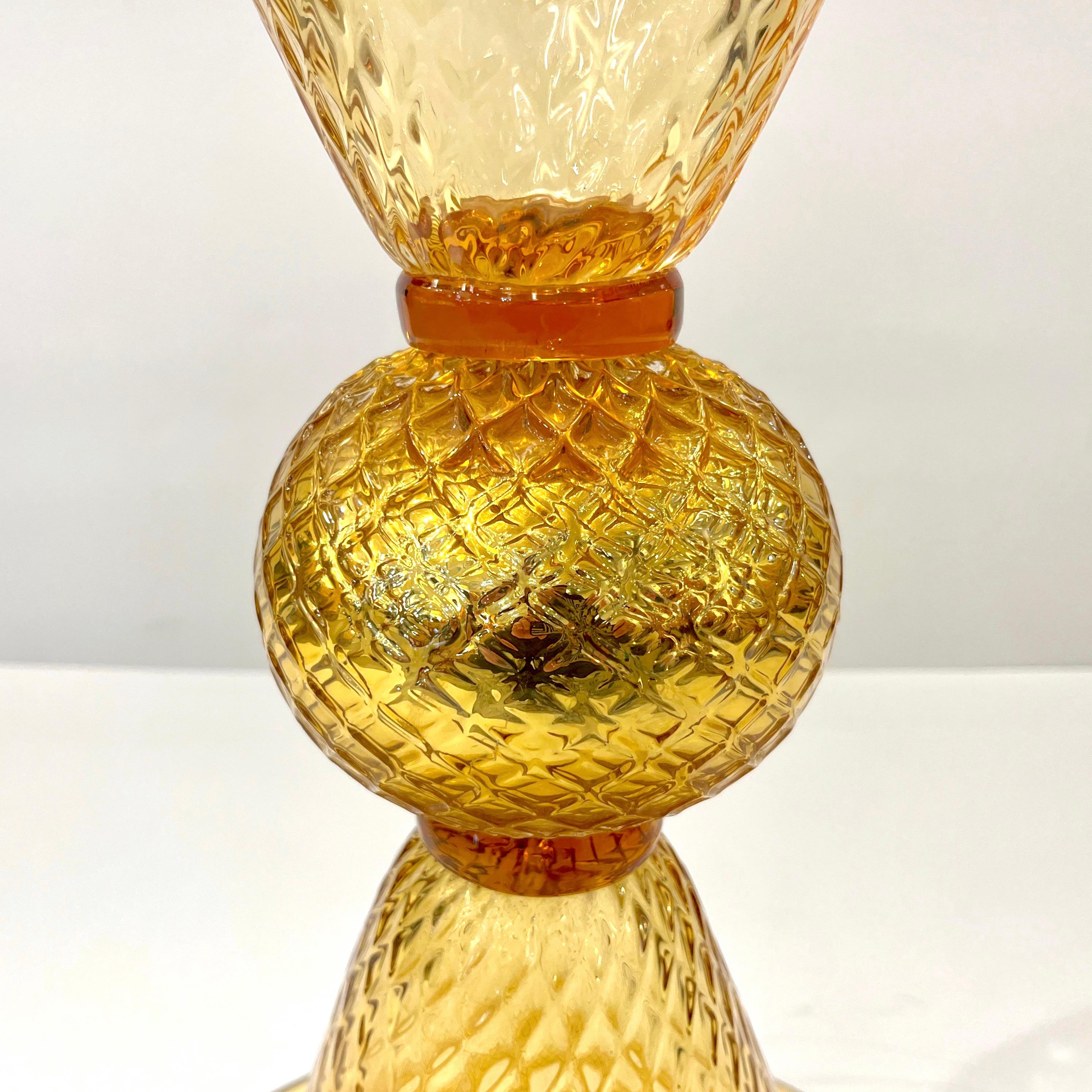 Modern Italian Gold Honeycomb Murano Glass Round Conical Hourglass Double Vase For Sale 4