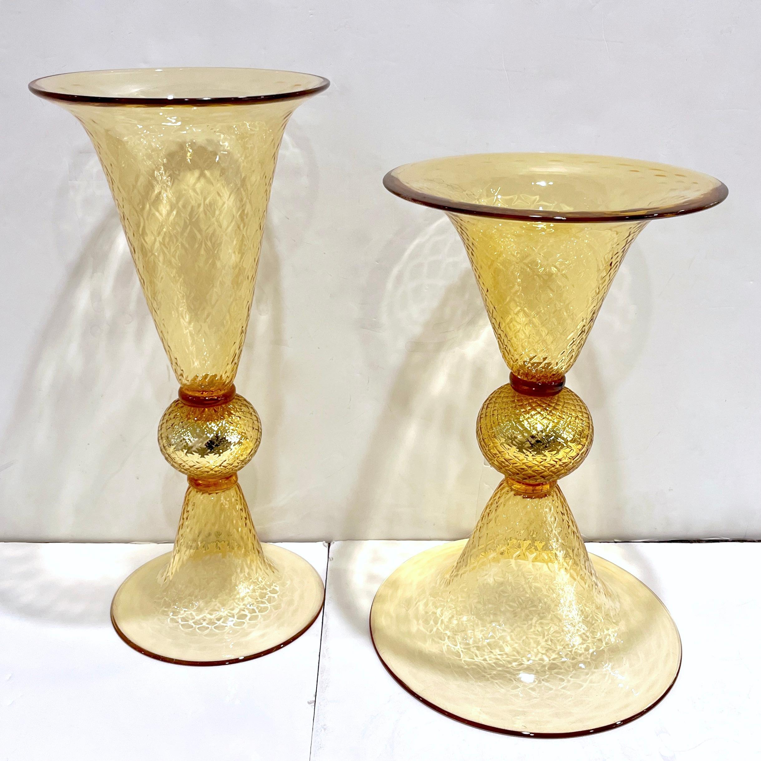Modern Italian Gold Honeycomb Murano Glass Round Conical Hourglass Double Vase For Sale 9