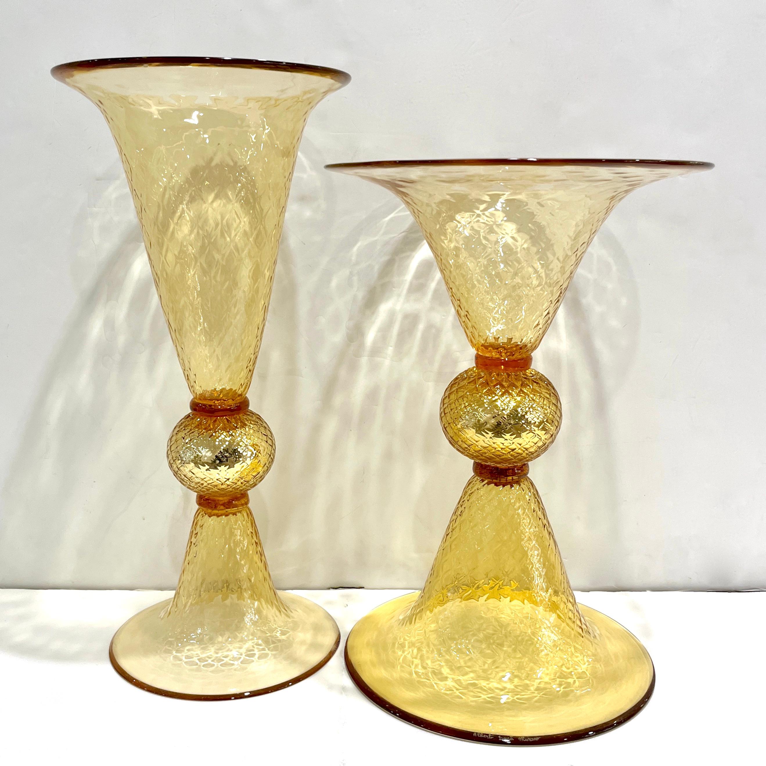 The Moderns Italian Gold Honeycomb Murano Glass Tall Round Conical Double Vase en vente 4