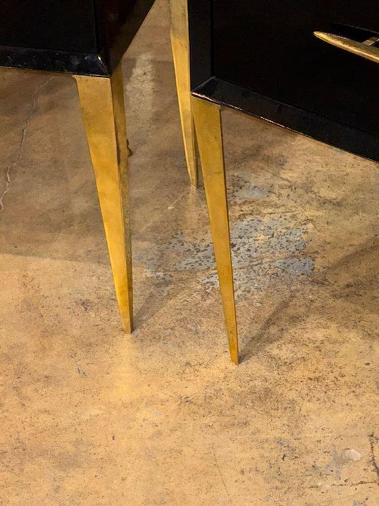 Modern Italian High Gloss Black Lacquered Side Tables with Brass Accents For Sale 1