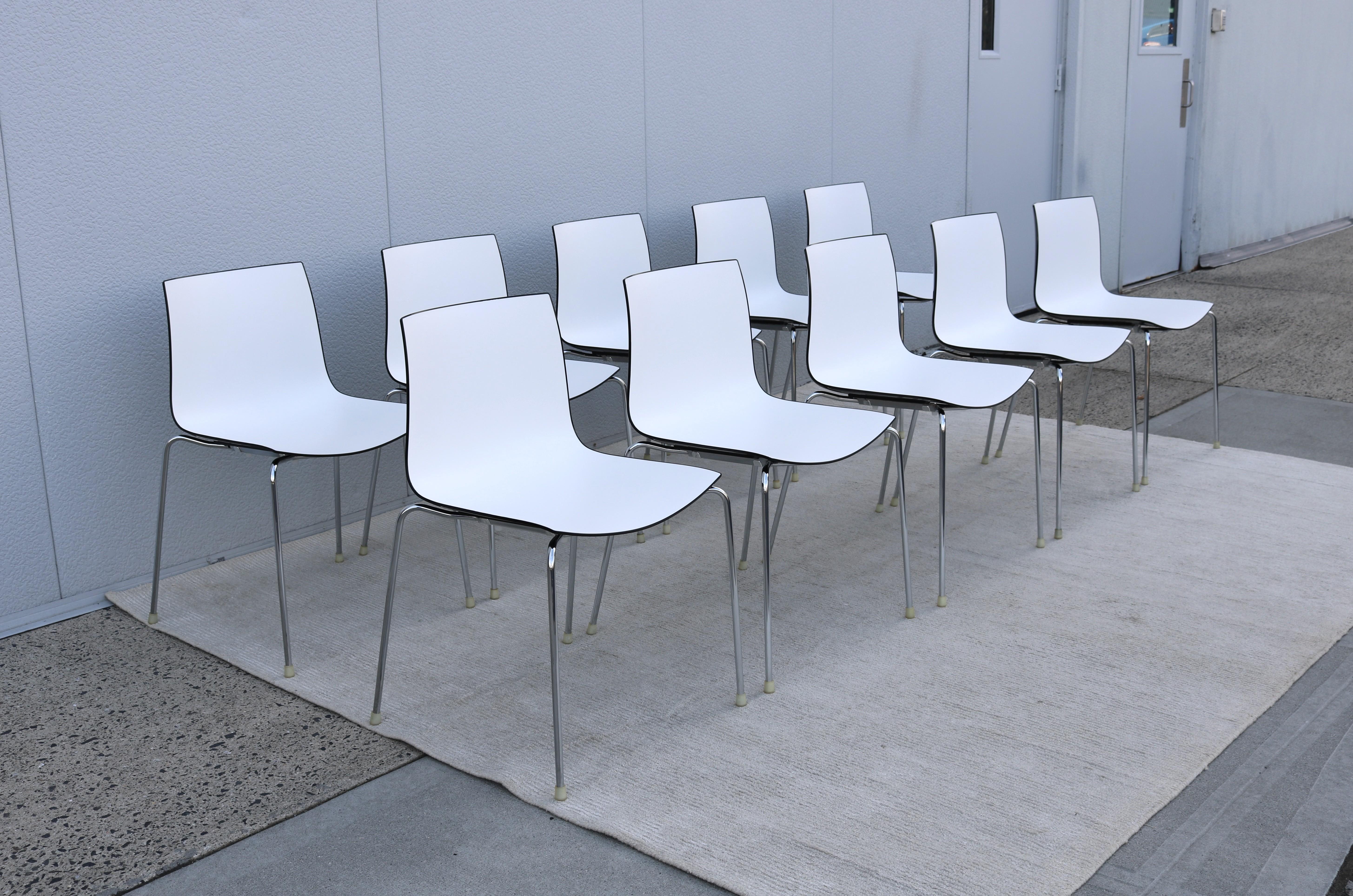 Moderne italienische Lievore Altherr Molina für Arper Catifa Esszimmerstühle – 10er-Set im Angebot 1
