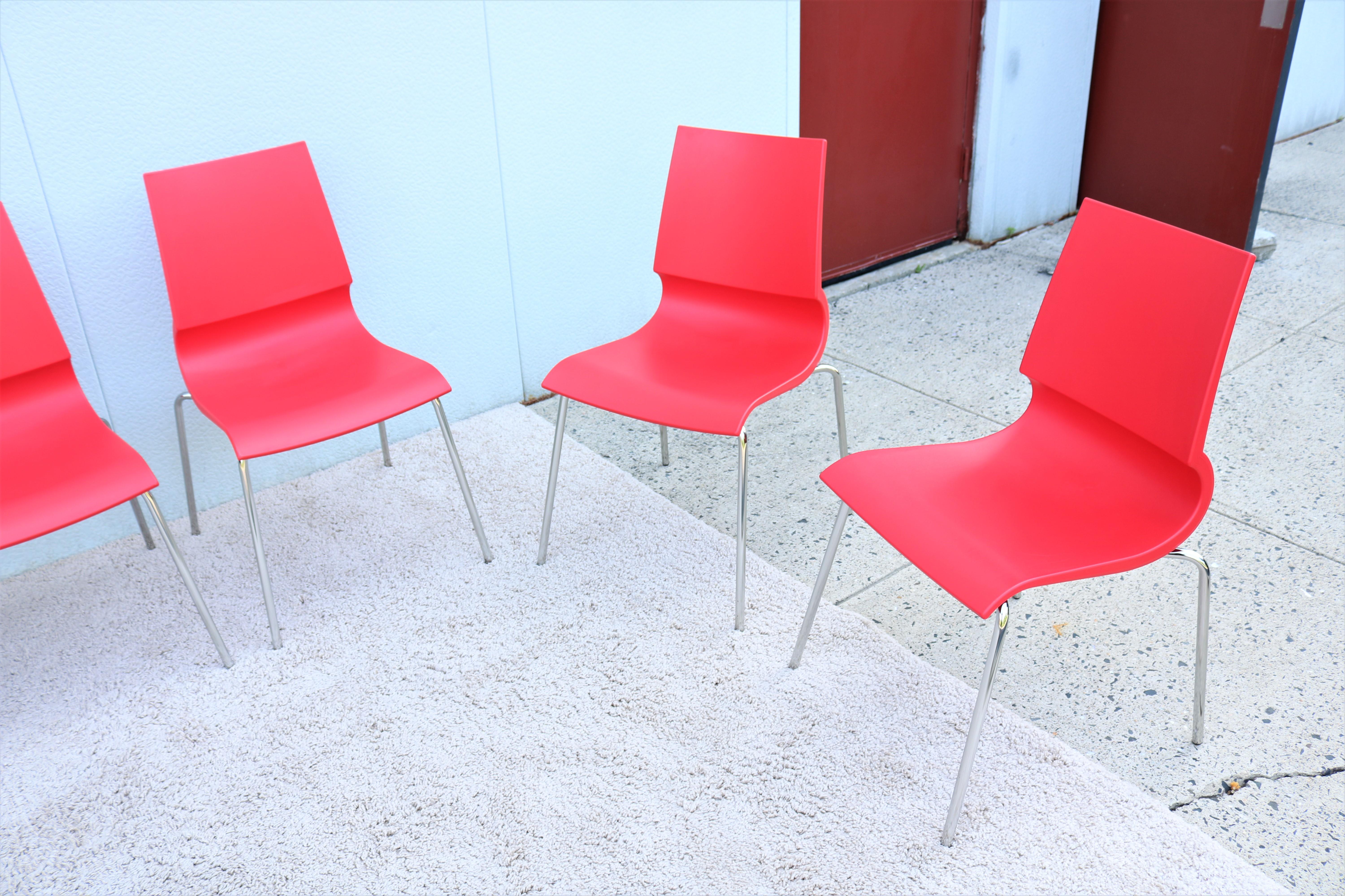 Moderne italienische Red Ricciolina-Esszimmerstühle, Marco Maran für Maxdesign, 8er-Set im Zustand „Gut“ im Angebot in Secaucus, NJ