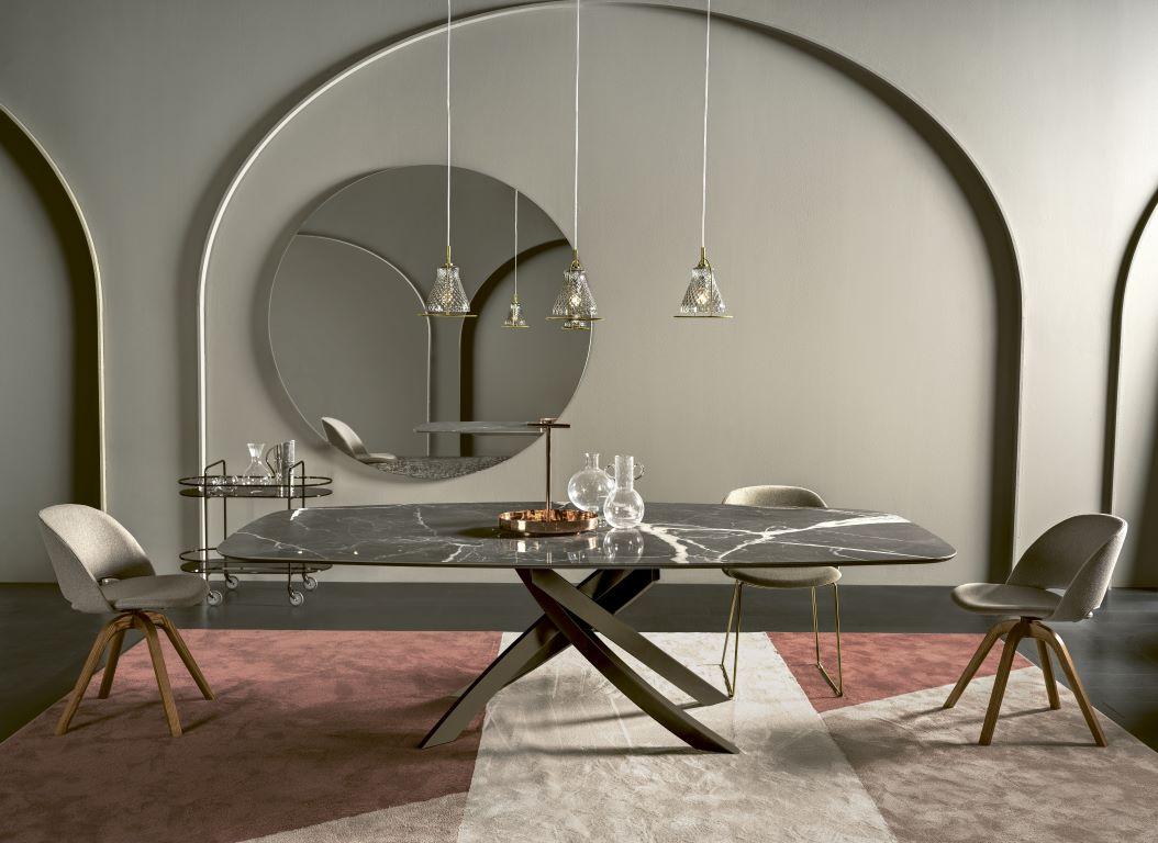 Style international Table italienne moderne en métal et marbre de la collection Bontempi Casa en vente