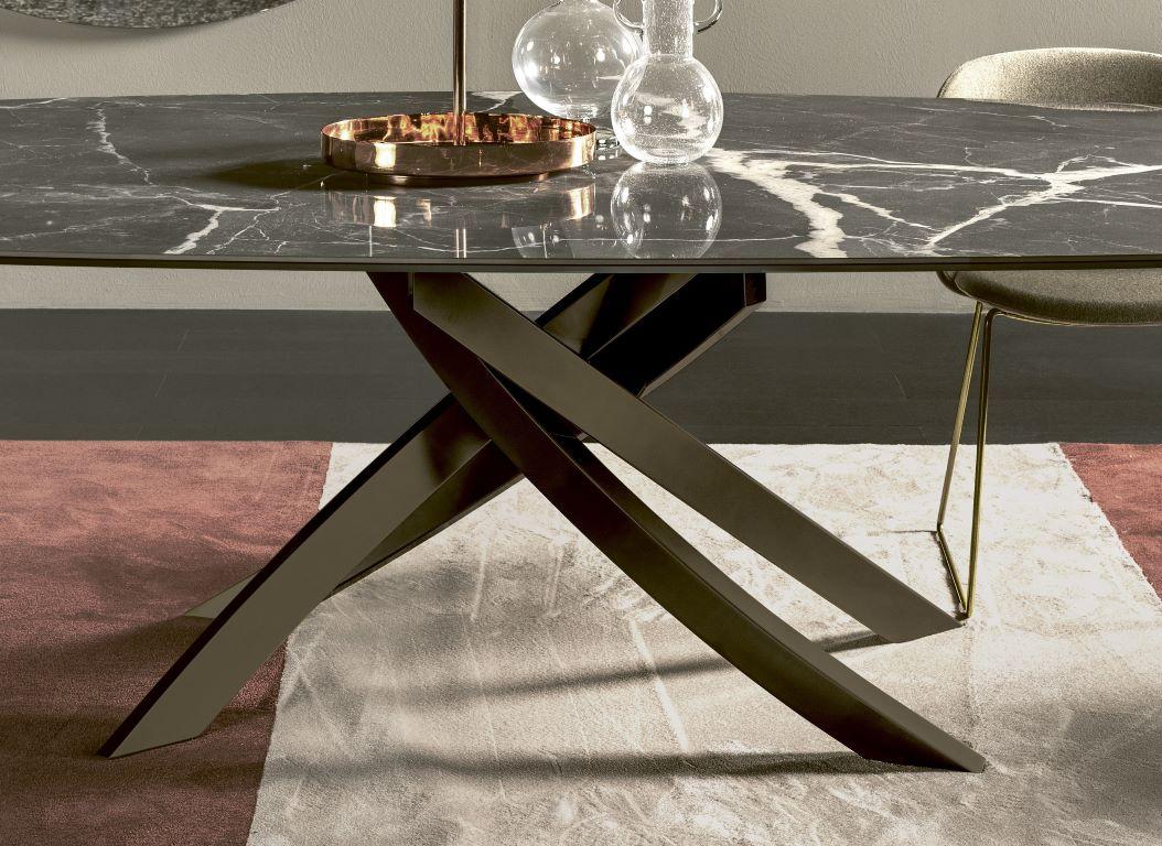 Table italienne moderne en métal et marbre de la collection Bontempi Casa Neuf - En vente à Titusville, PA