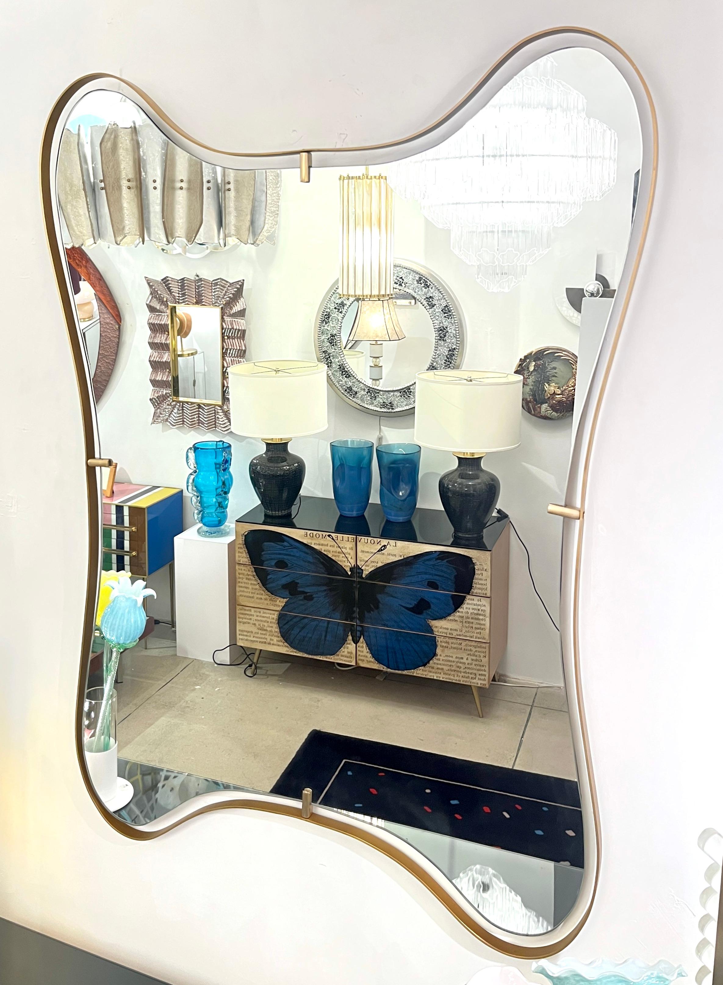 Organic Modern Modern Italian Minimalist Brass Mirror with Organic Asymmetric Curved Frame For Sale