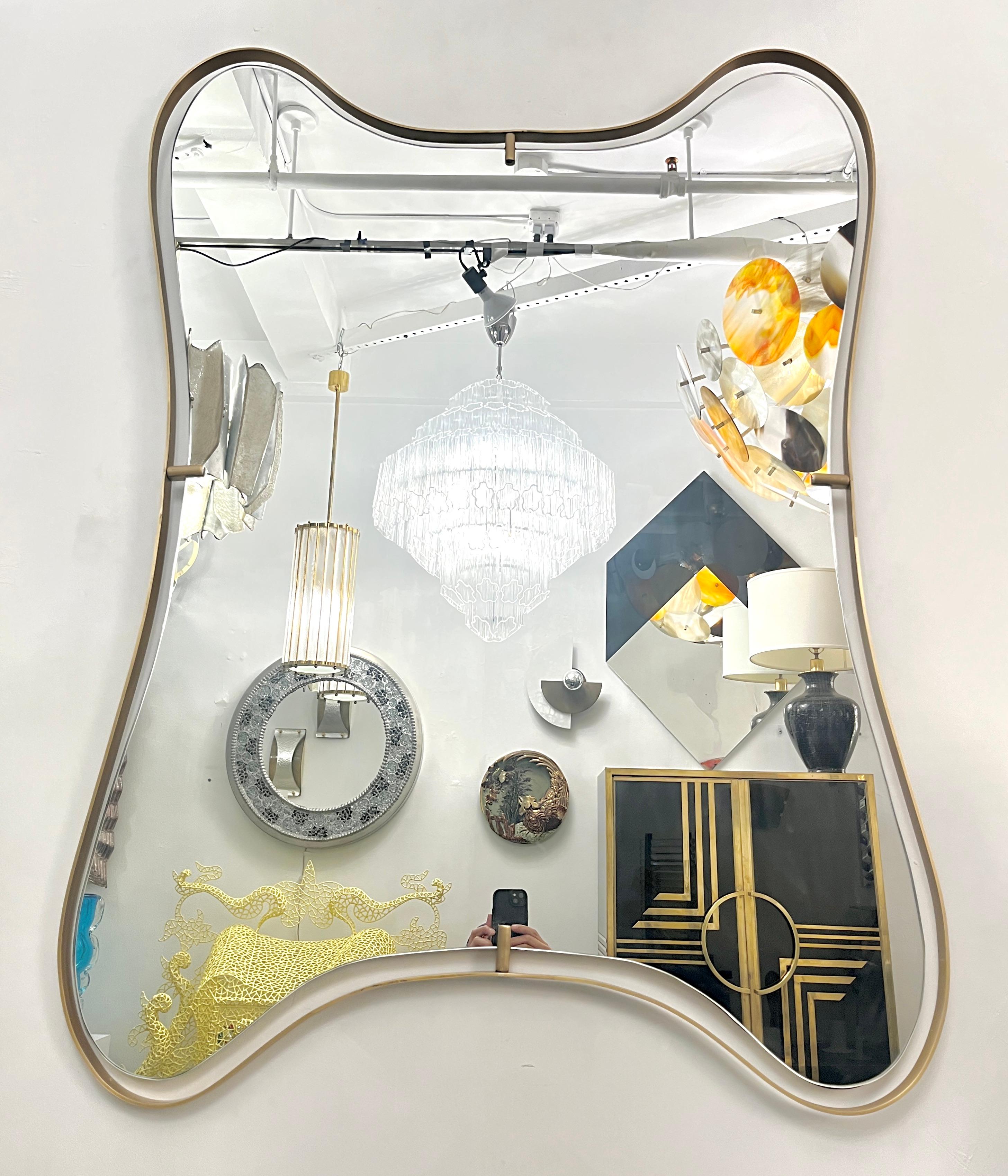 Modern Italian Minimalist Brass Mirror with Organic Asymmetric Curved Frame For Sale 2