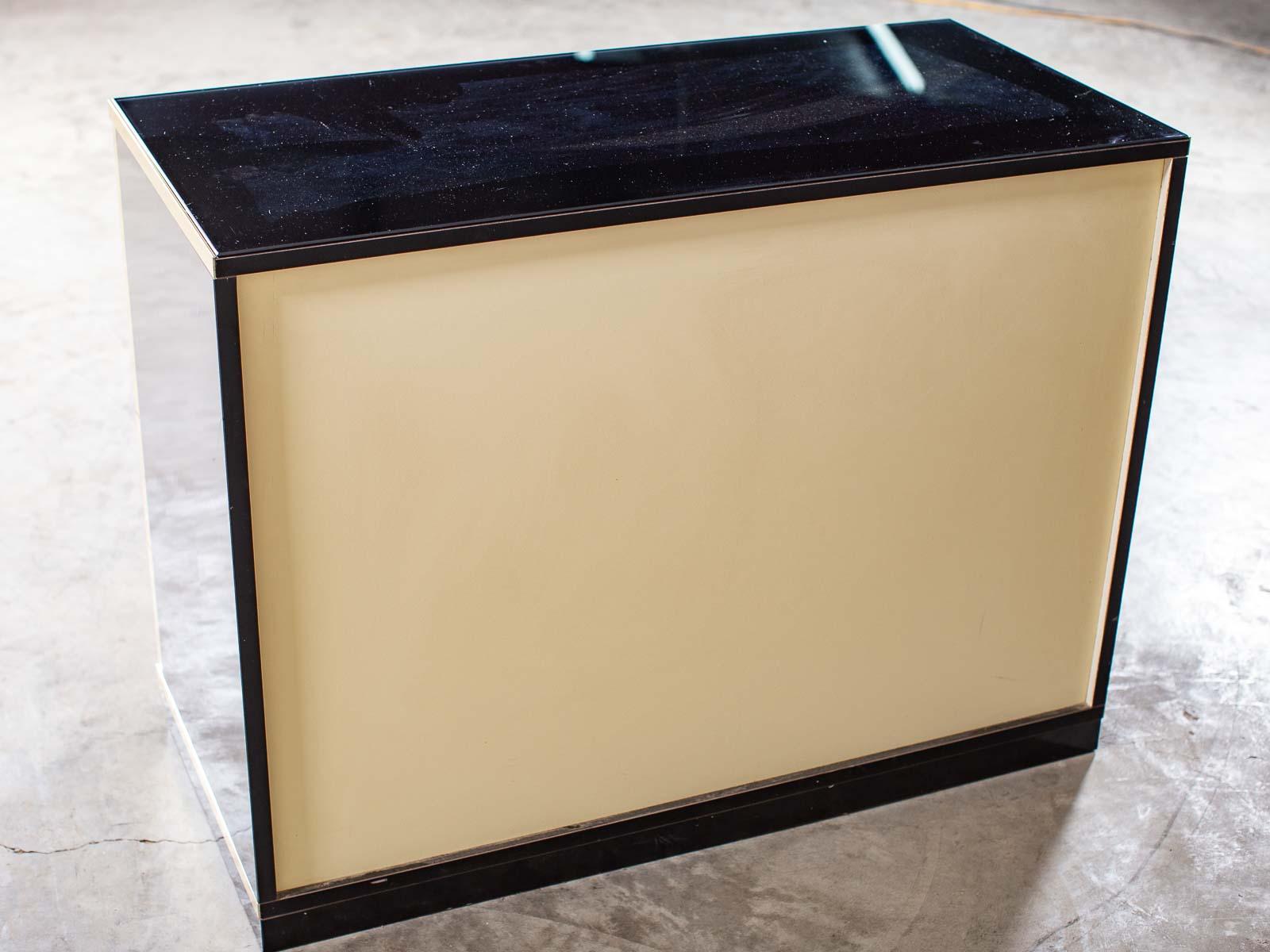 Modern Italian Mirror Glass Three-Drawer Chest from Italy, circa 1975 For Sale 13