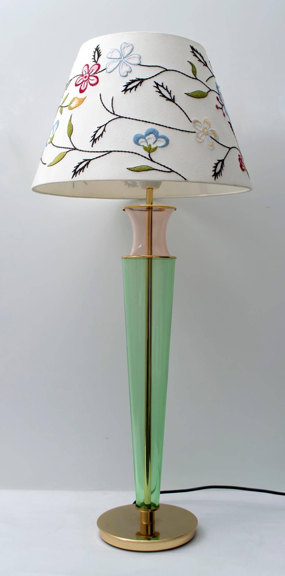 This lamp was created by Maestri Muranesi, with the blown glass technique, in green and pink colors, the supports are in brass, Italy, 1980s.

Only the lamp measures 65 cm high and 18 cm in diameter.

