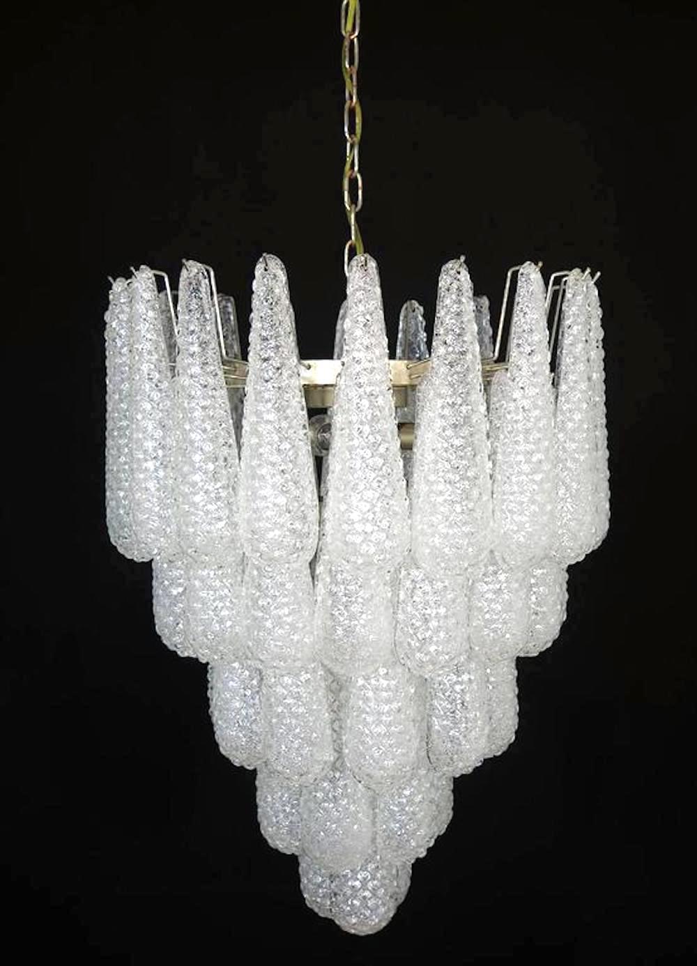 Fin du 20e siècle Lustre italien moderne de Murano, 52 pétales de verre pendantes, 1970 en vente