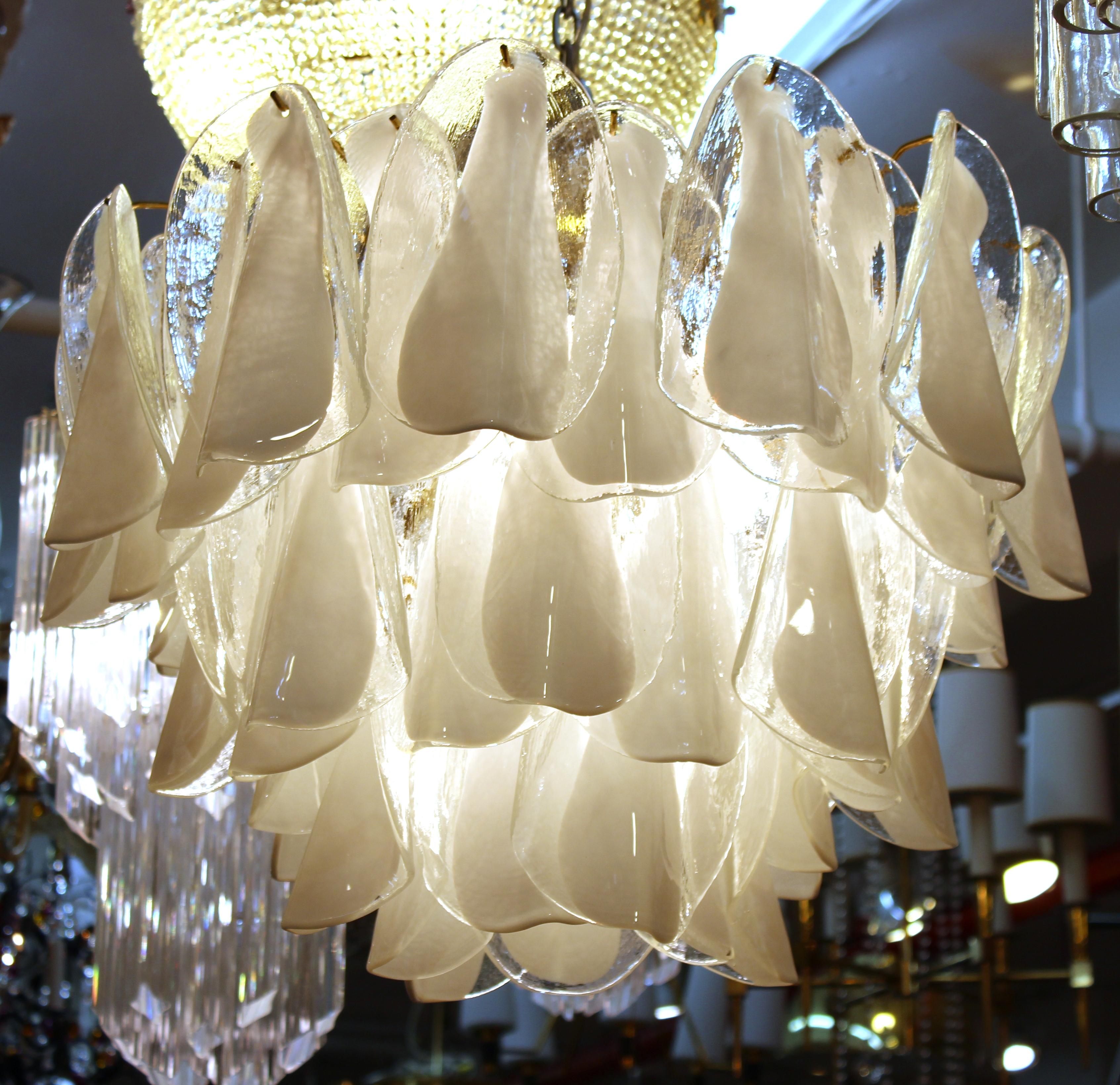 Modern Italian Murano Glass Chandelier In Good Condition In New York, NY