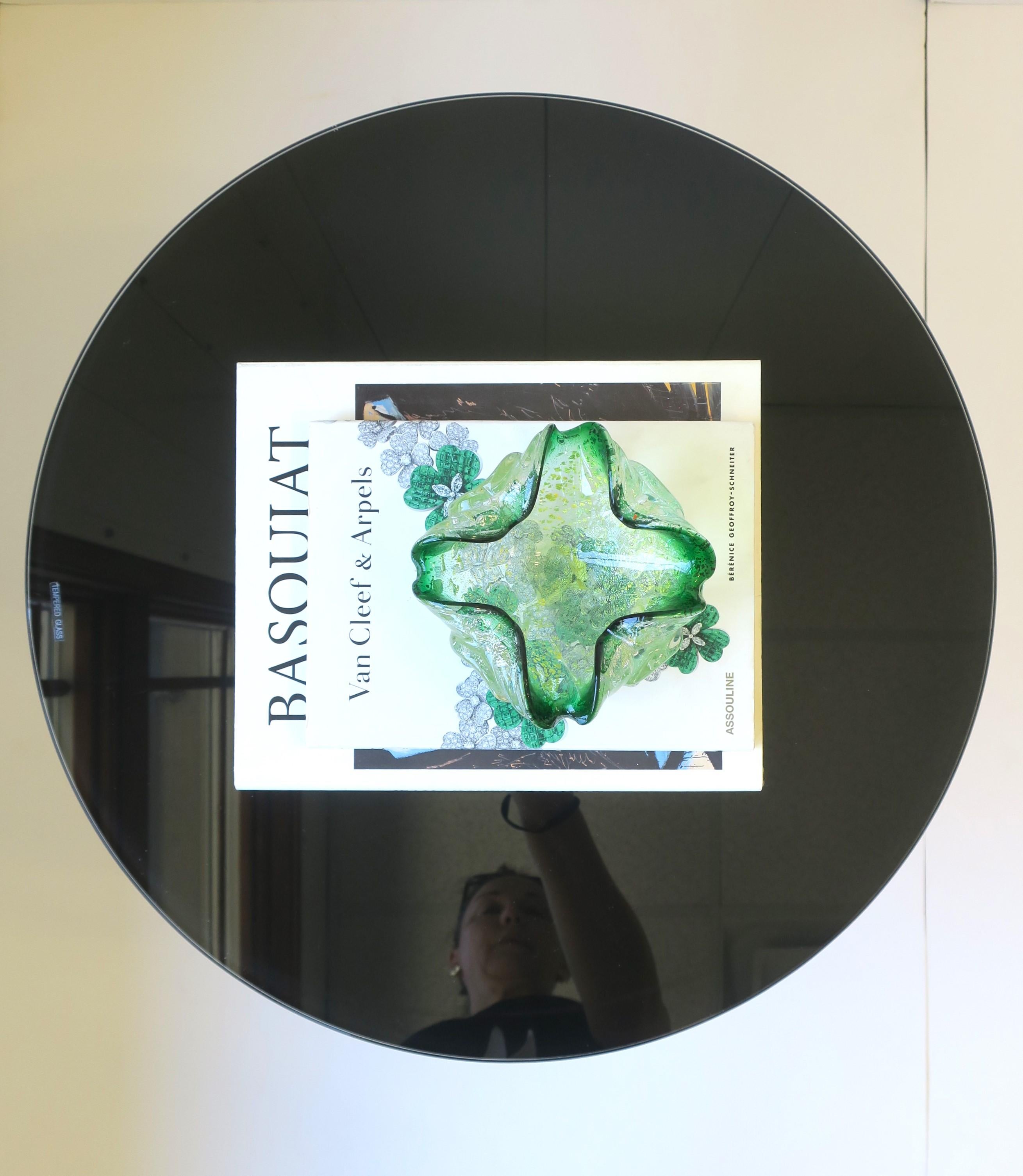 Modern Italian Murano Green Art Glass Bowl, circa Mid-20th Century For Sale 3