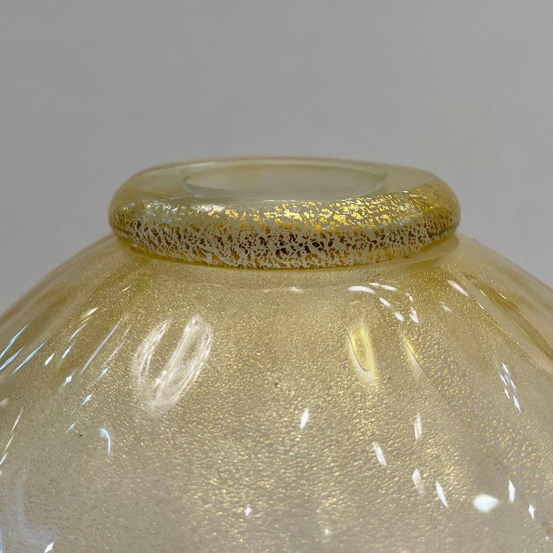 Paire de vases ronds organiques italiens modernes en verre de Murano en nid d'abeille dor en vente 5