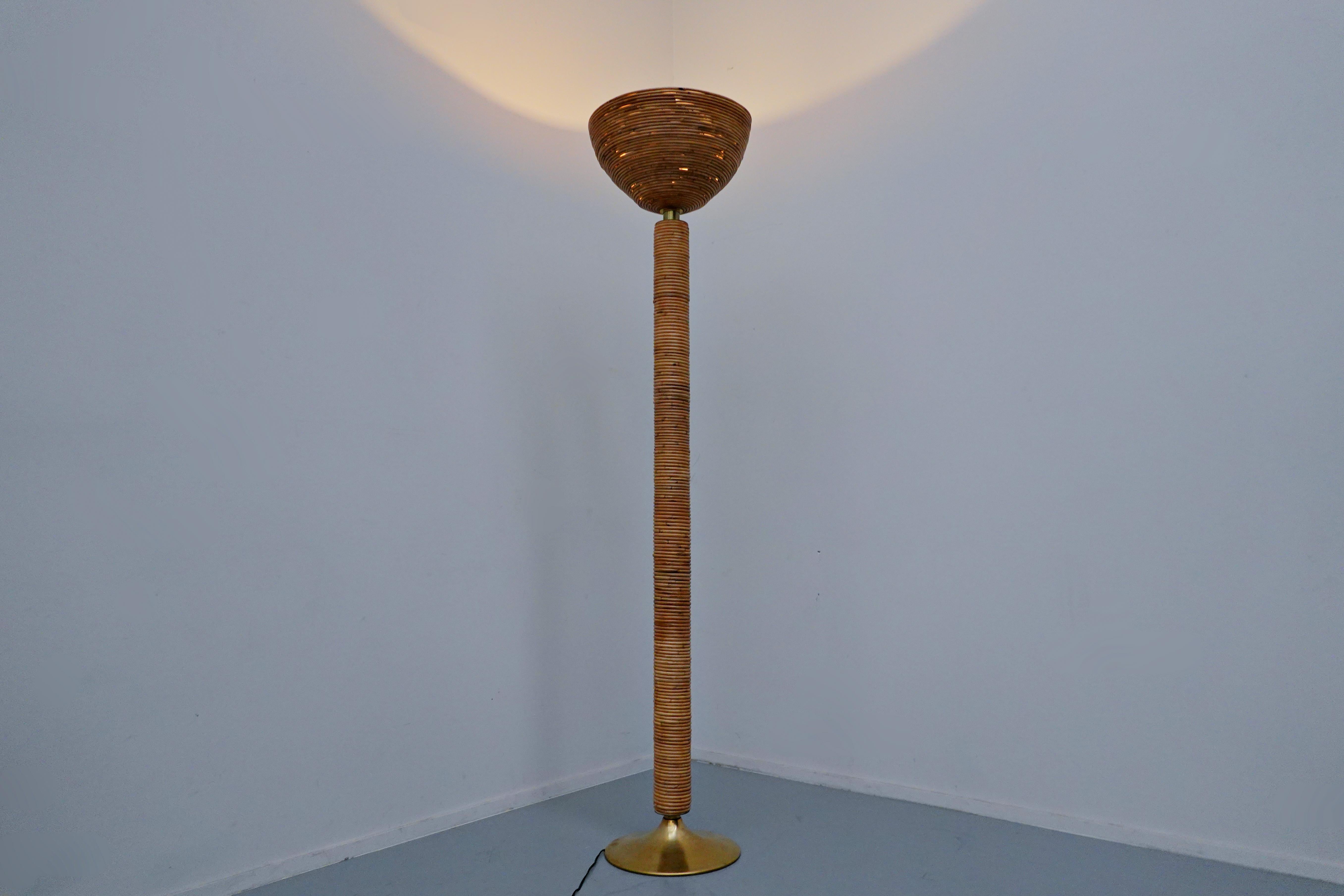 21st Century Modern Italian Brown Rattan Floor Lamp For Sale 4