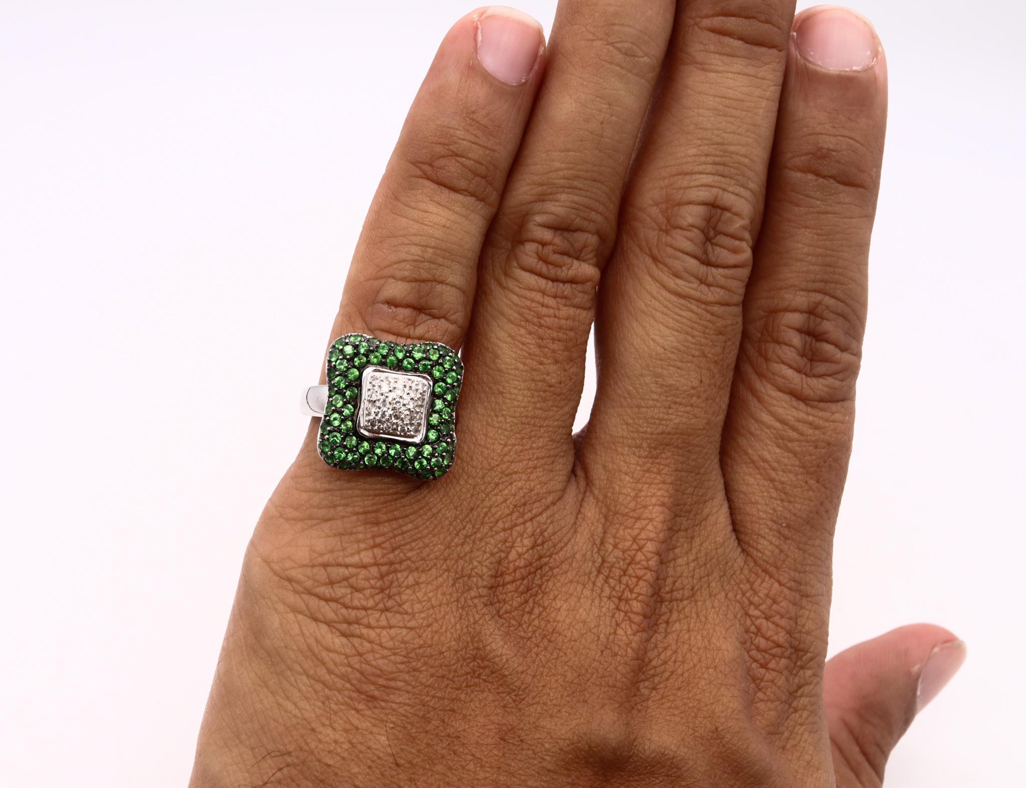Brilliant Cut Modern Italian Ring in 18kt White Gold with 1.71cts in Diamonds and Tsavorites For Sale