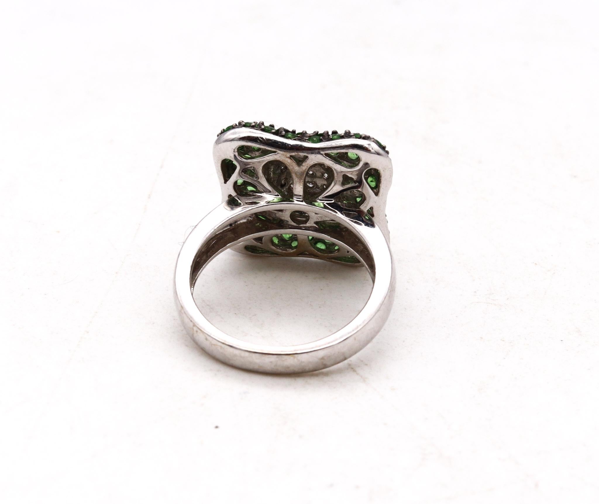 Modern Italian Ring in 18kt White Gold with 1.71cts in Diamonds and Tsavorites In Excellent Condition For Sale In Miami, FL