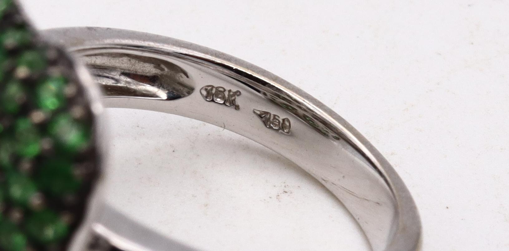 Modern Italian Ring in 18kt White Gold with 1.71cts in Diamonds and Tsavorites For Sale 1