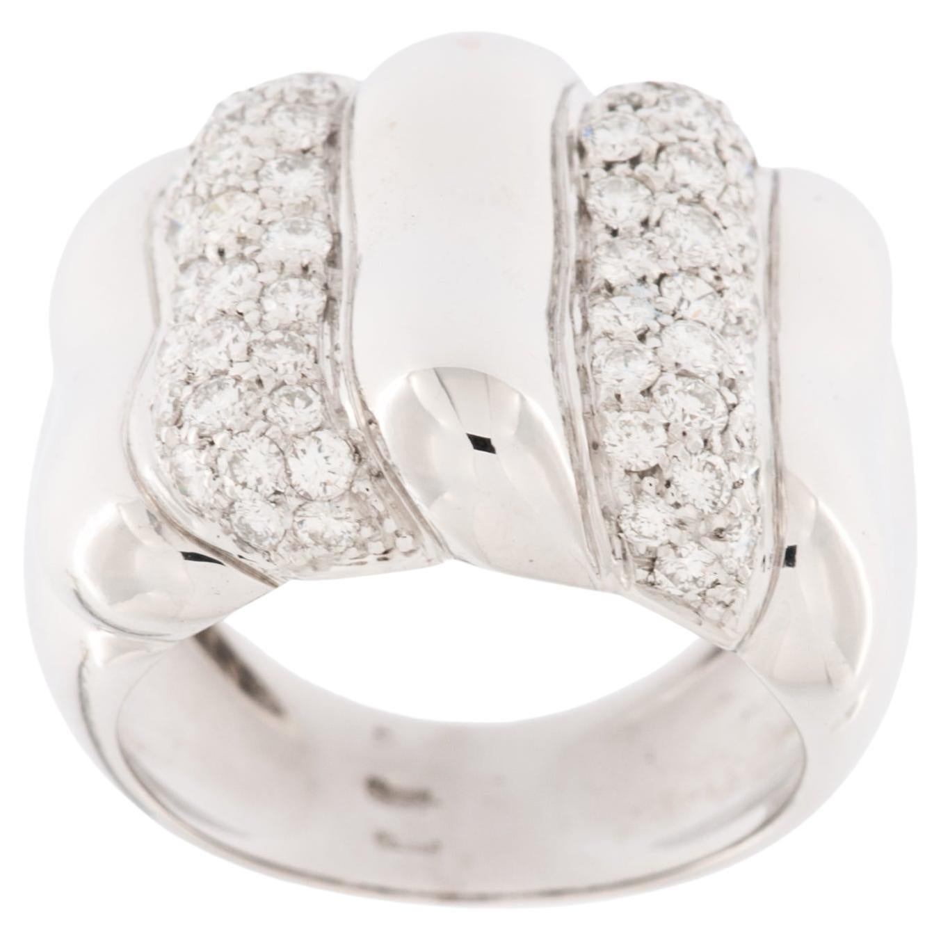Modern Italian Ring in 18 karat White Gold with Diamonds For Sale