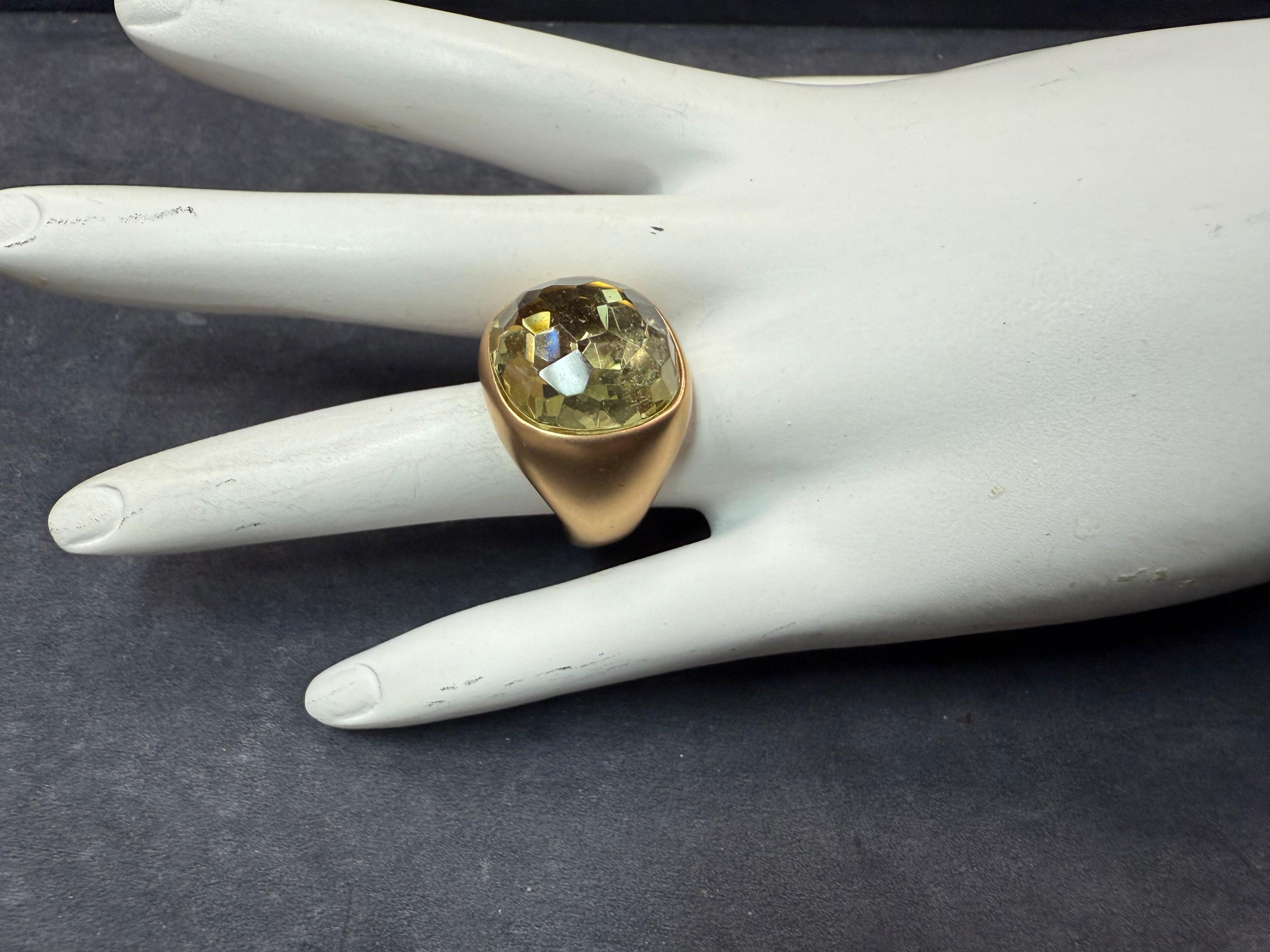 Modern Italian Rose Gold Satin Finish Rose Cut Greenish Quartz Statement Ring In Good Condition For Sale In Los Angeles, CA