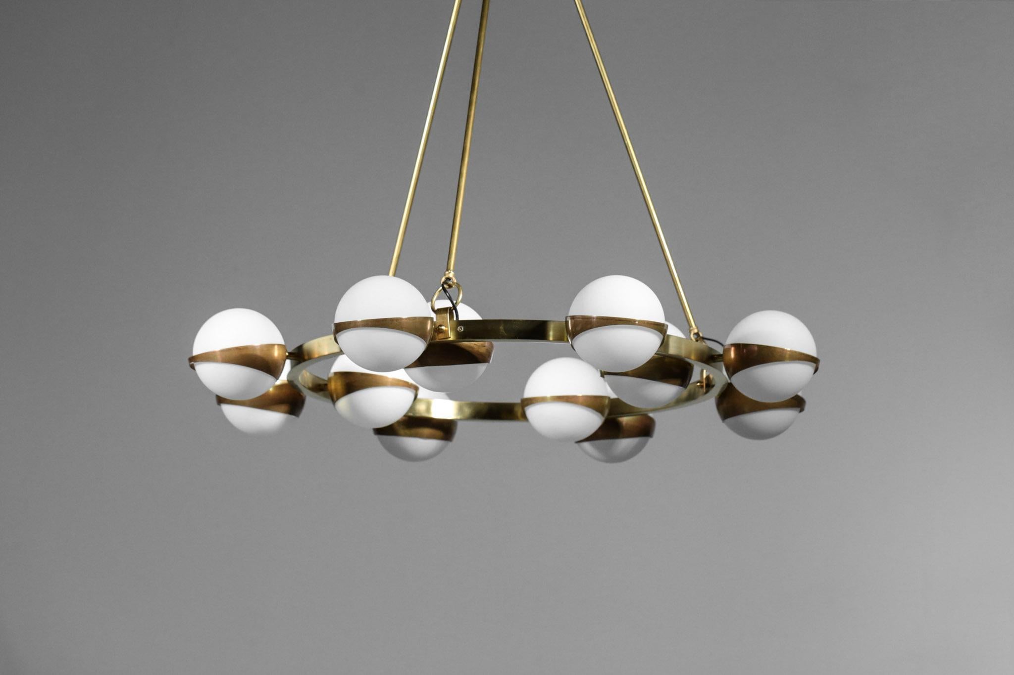 Modernes italienisches Rund 12 Opalglas Stilnovo Stil im Angebot 5