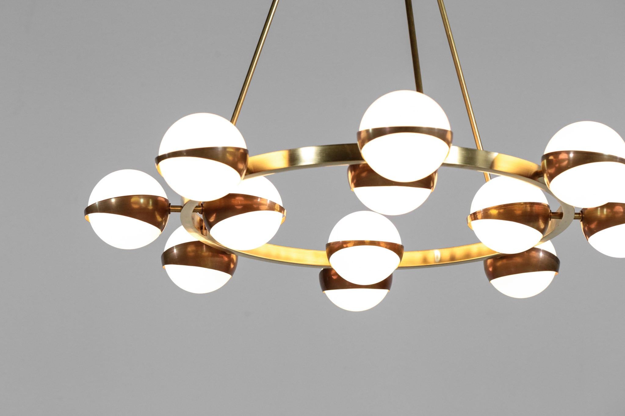 Modernes italienisches Rund 12 Opalglas Stilnovo Stil (Moderne der Mitte des Jahrhunderts) im Angebot