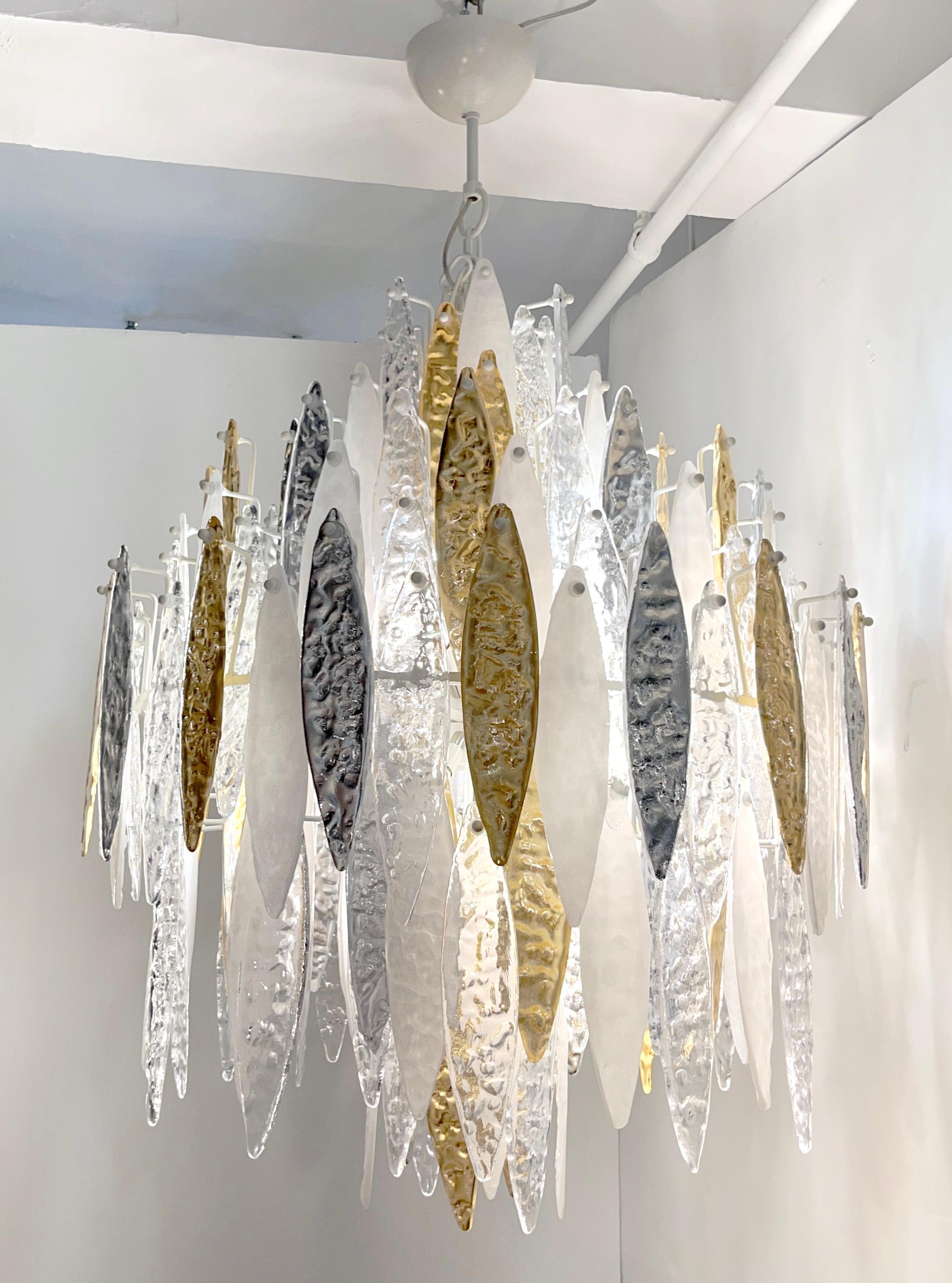Lampadario moderno italiano in argento, oro, cristallo bianco satinato, vetro di Murano, Iciclo in vendita 2