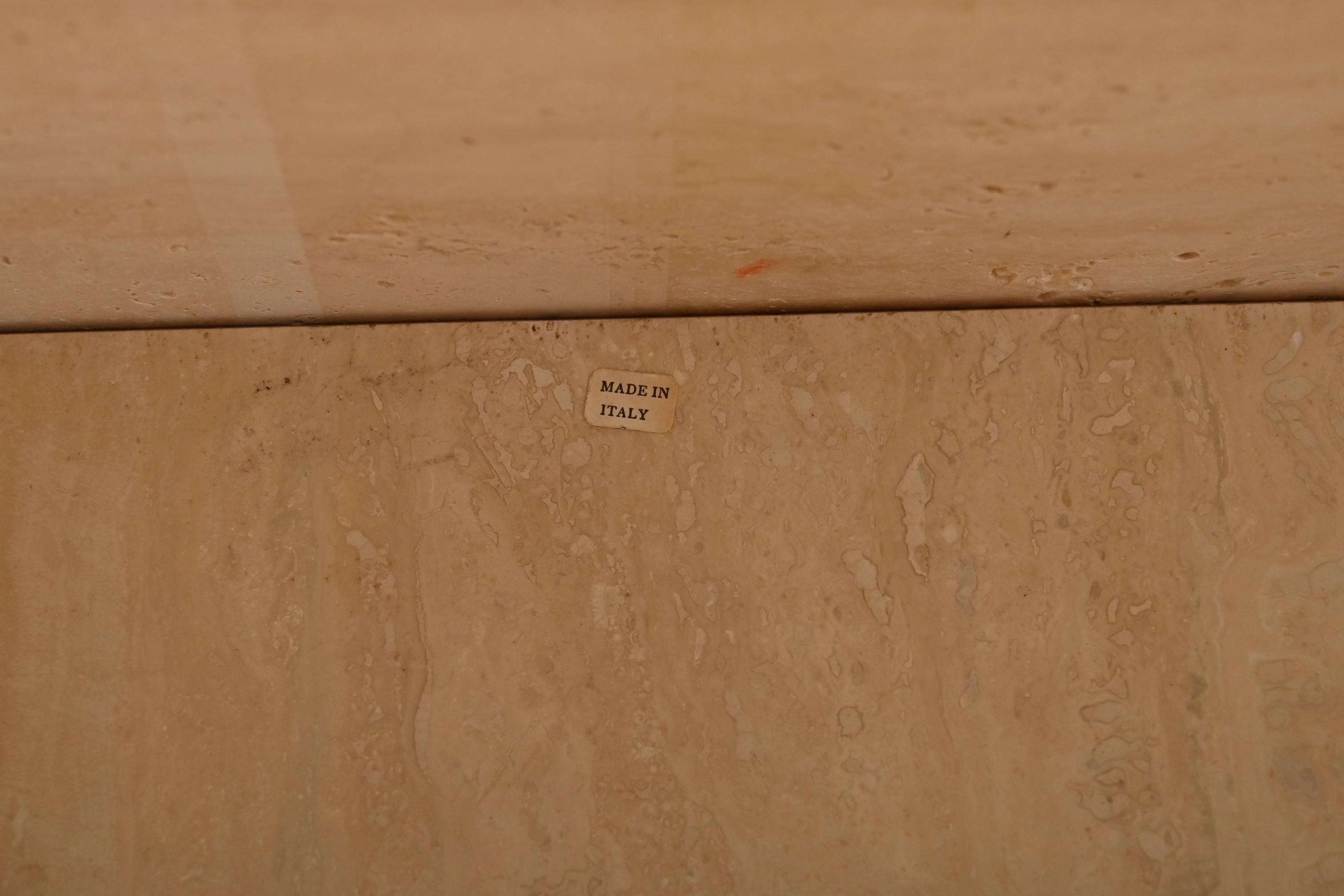 Modern Italian Travertine Pedestal Dining Table, Circa 1970s For Sale 5