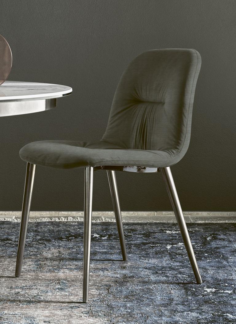 Moderner italienischer gepolsterter Stuhl aus der Kollektion Bontempi Casa (Internationaler Stil) im Angebot