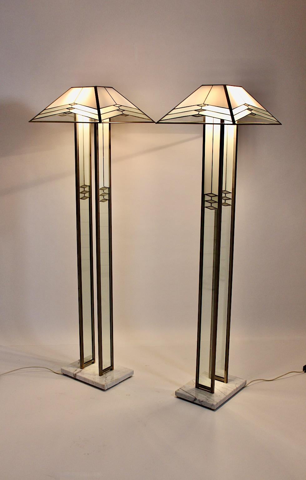 Paire de lampadaires italiens modernes vintage en verre marbré et métal Poliarte, années 1980 Bon état - En vente à Vienna, AT