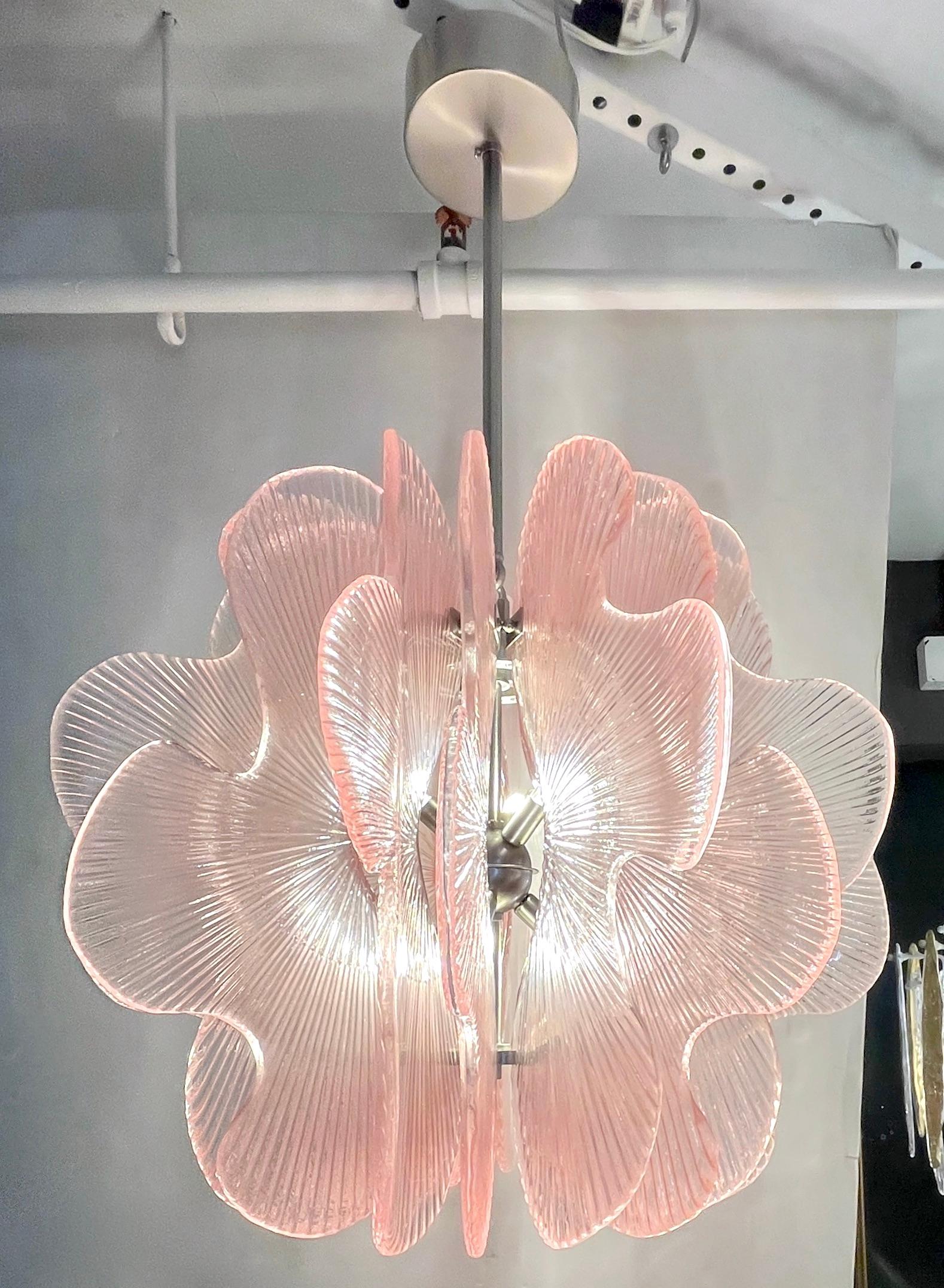 Lustre/lustre italien moderne en verre de Murano texturé rose marine et nickel satiné en vente 5