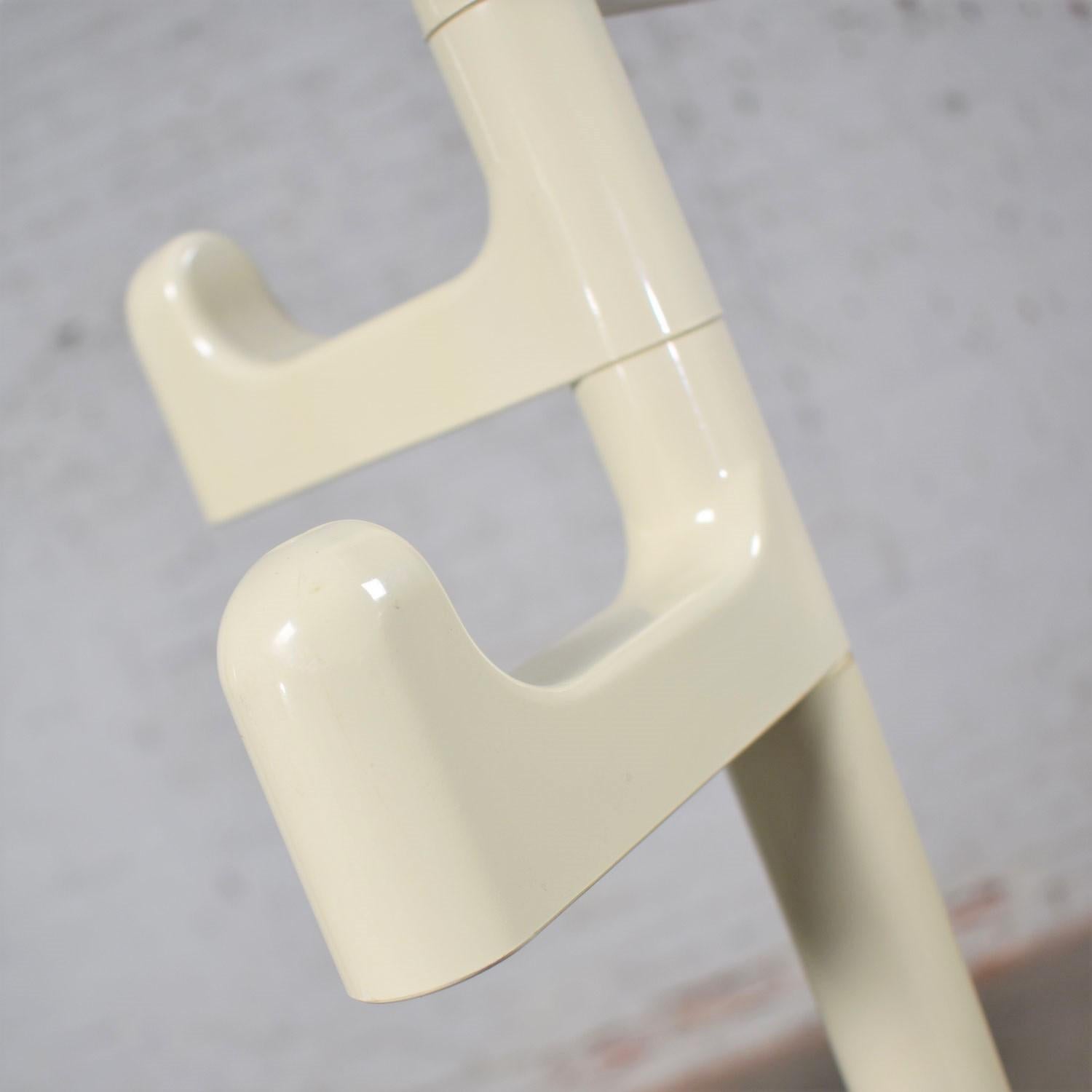20th Century Modern Italian White Towel or Coat Rack by Makio Hasuike for Gedy