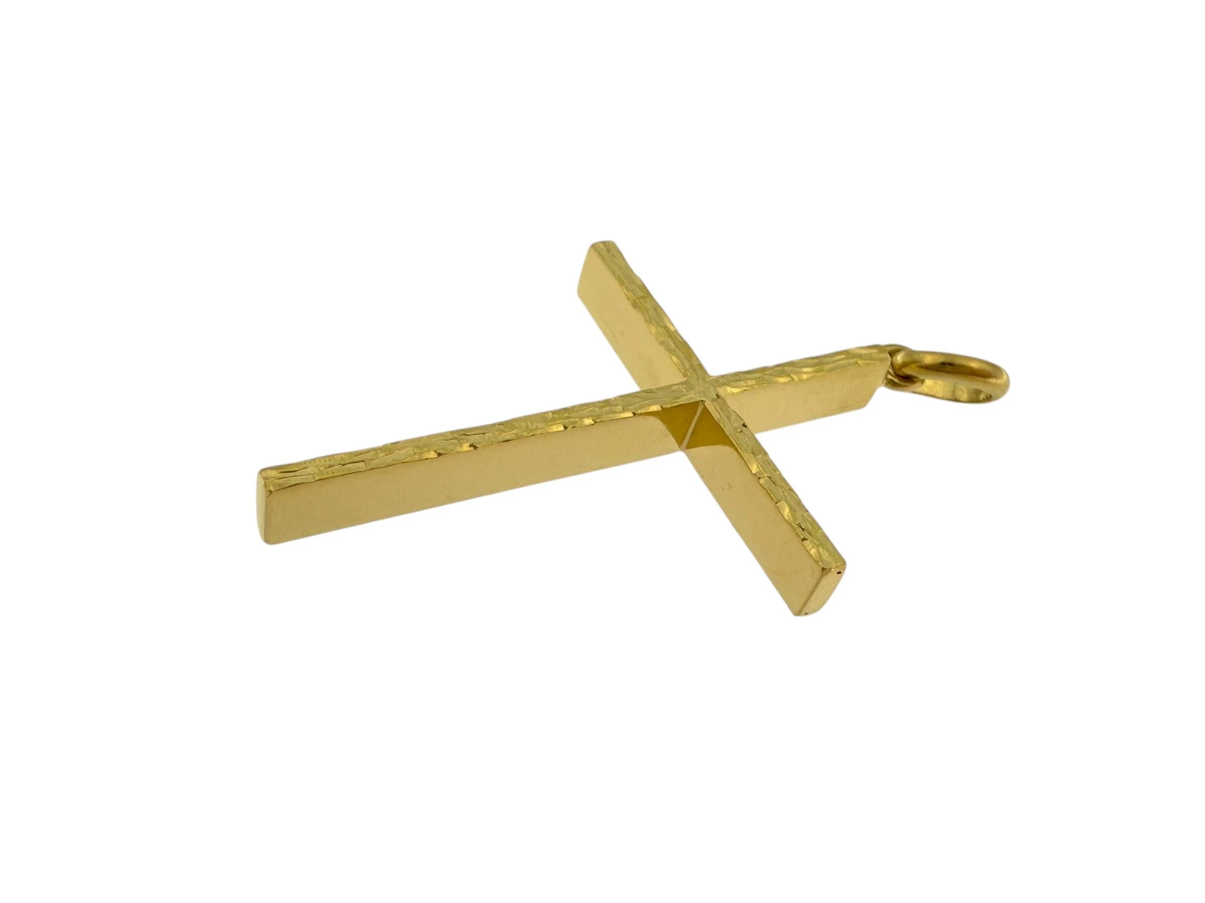 Croix italienne moderne en or jaune Bon état - En vente à Esch sur Alzette, Esch-sur-Alzette