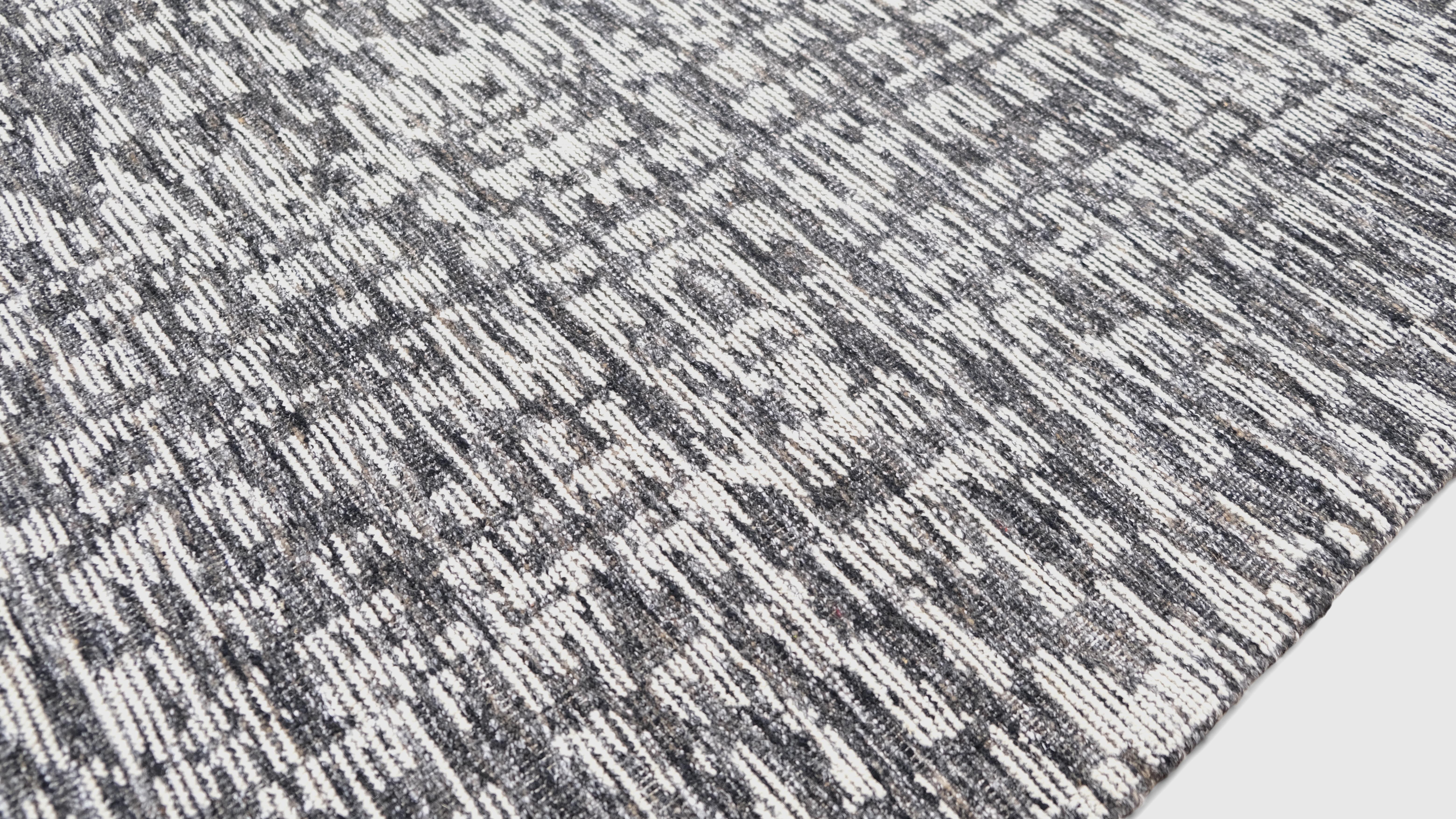 Moderner elfenbeinfarbener und grauer handgeknüpfter Wollteppich 12'2''x15'9'' (Handgeknüpft) im Angebot