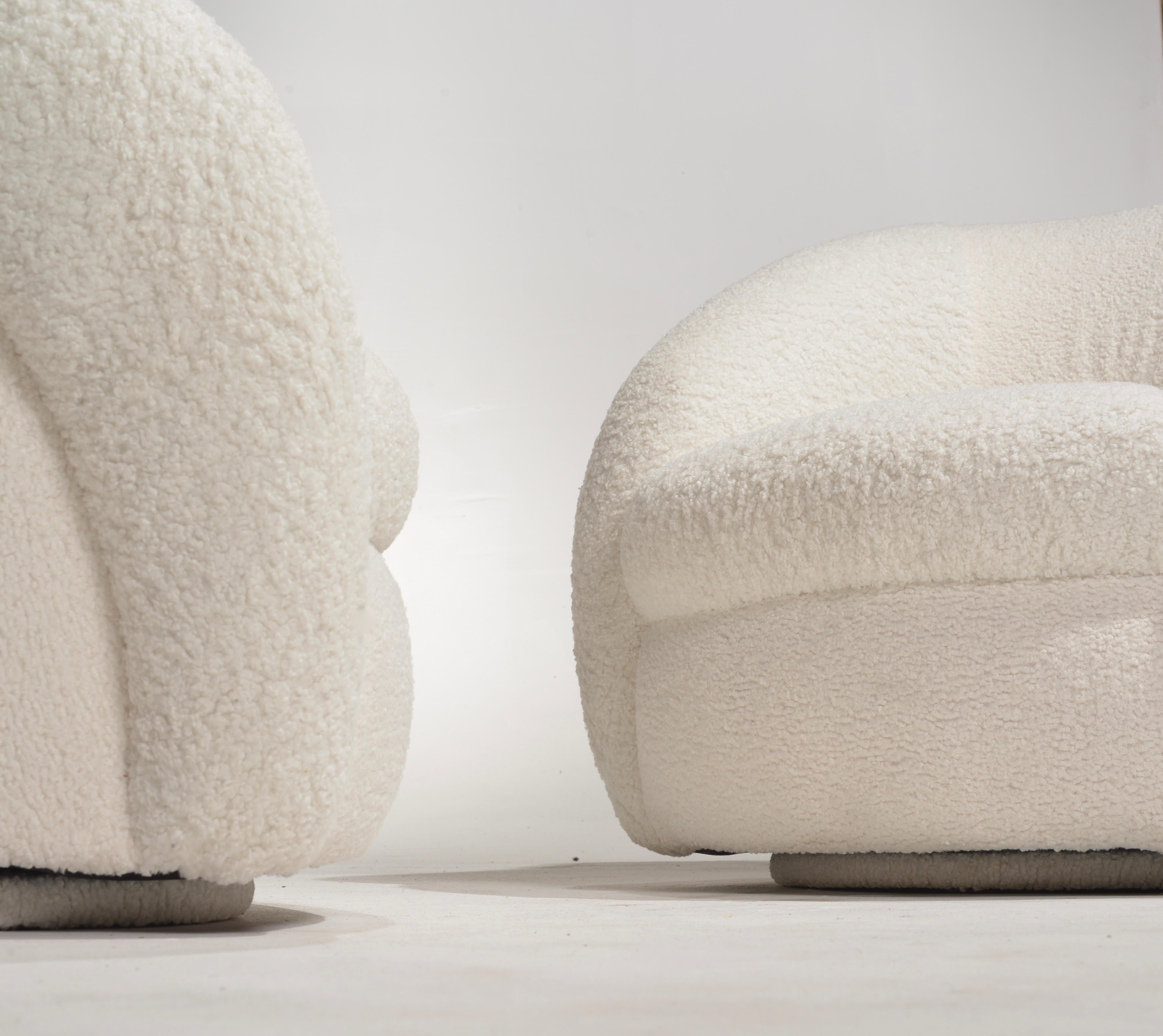 Modern Ivory Bouclé Swivel Chairs For Sale 3