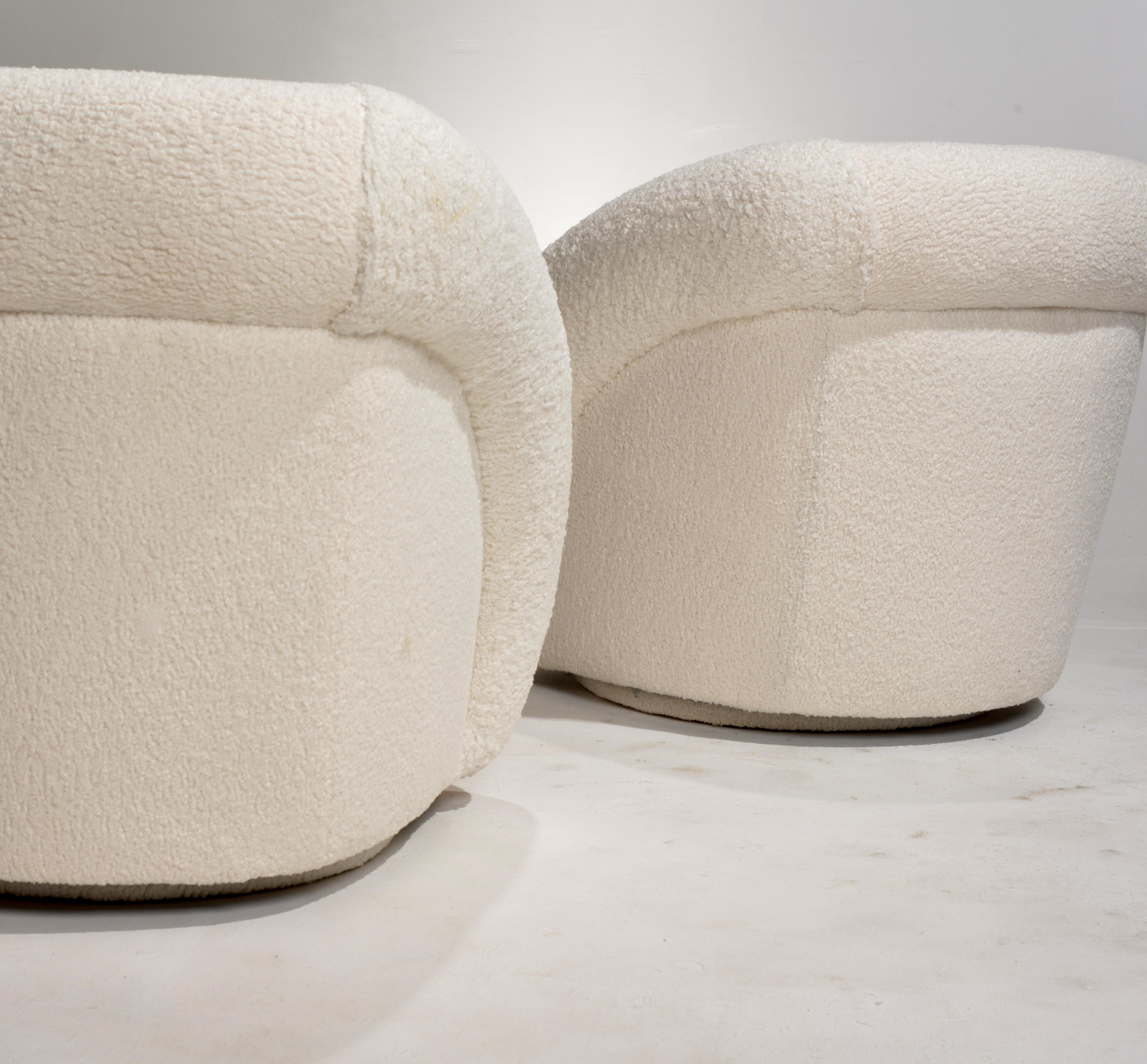 Modern Ivory Bouclé Swivel Chairs For Sale 4