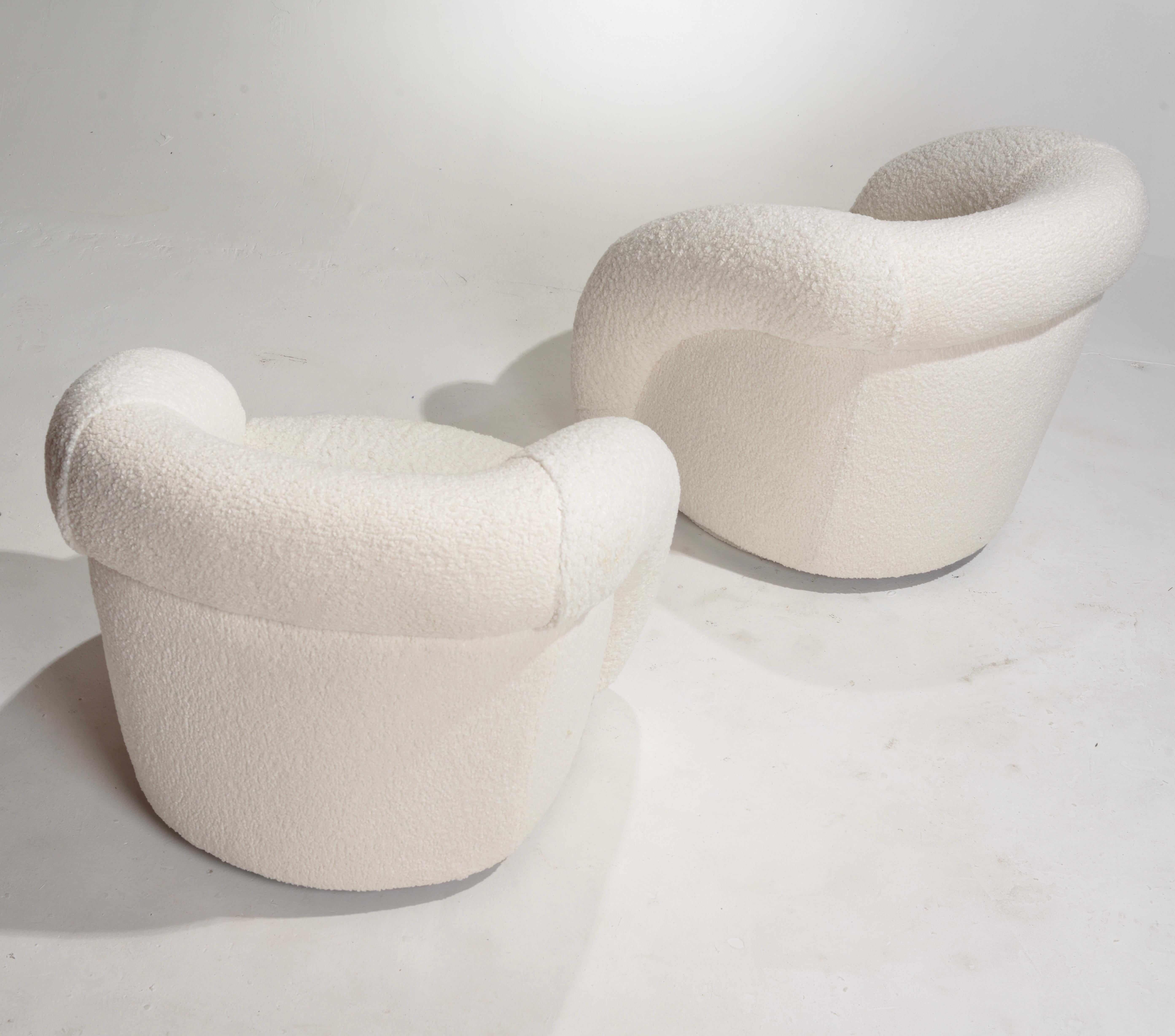 Modern Ivory Bouclé Swivel Chairs For Sale 6