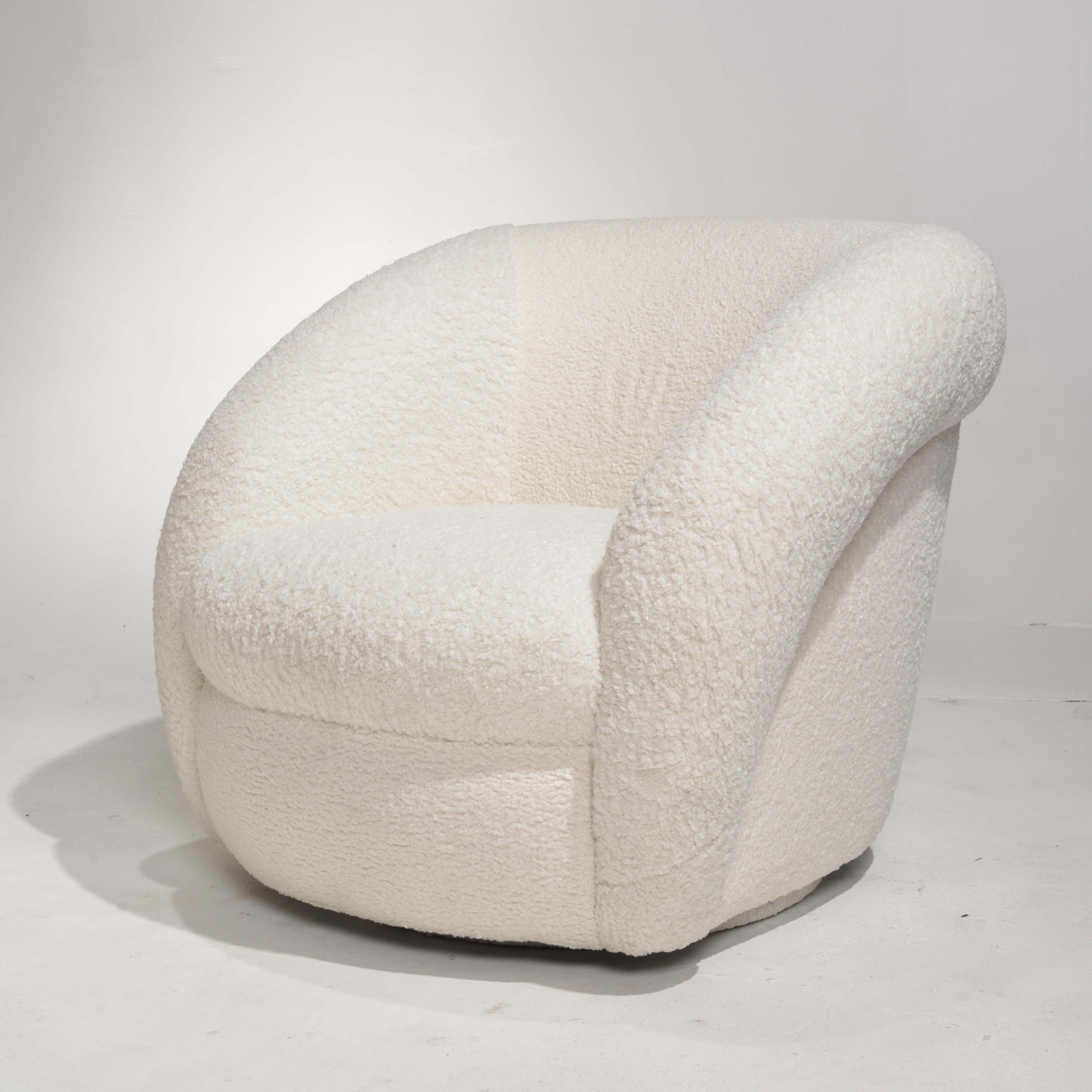 Modern Ivory Bouclé Swivel Chairs For Sale 7