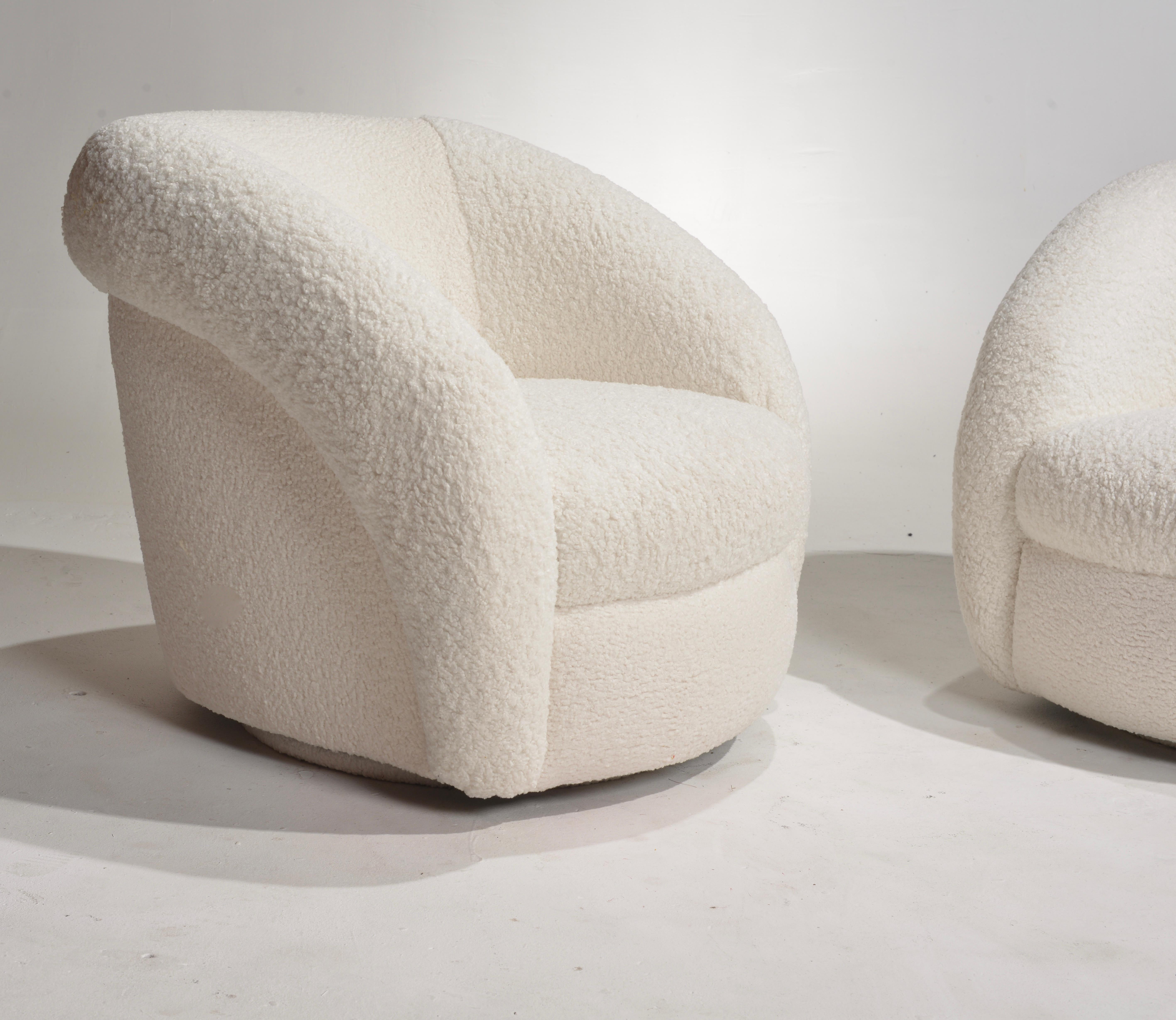 Modern Ivory Bouclé Swivel Chairs For Sale 8