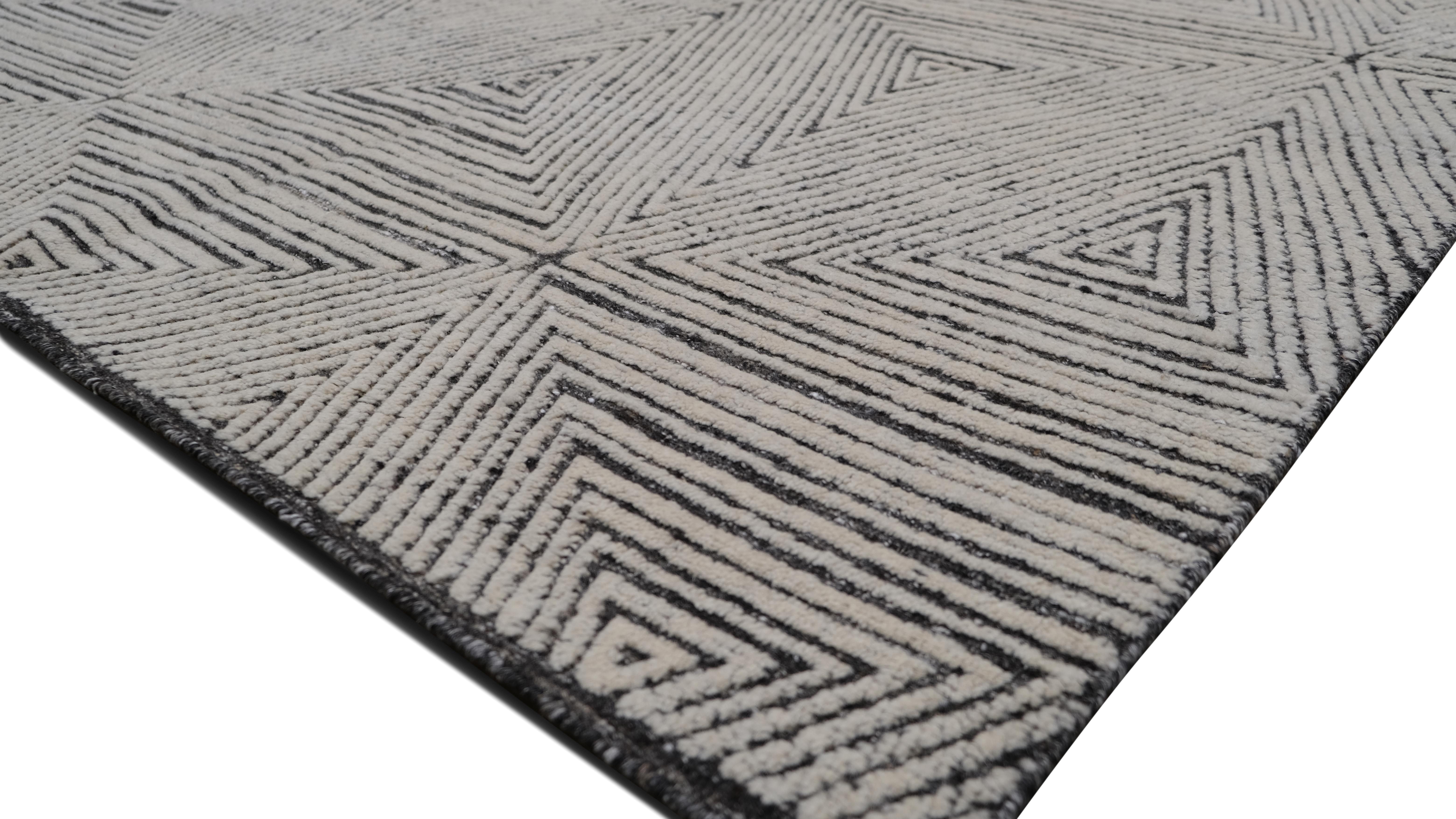 XXIe siècle et contemporain Tapis moderne en laine ivoire à motif triangulaire géométrique 9'x12' en vente