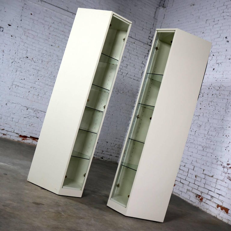 Modern Ivory Lacquered Narrow V Front Lighted Display Cabinets, Pair at ...