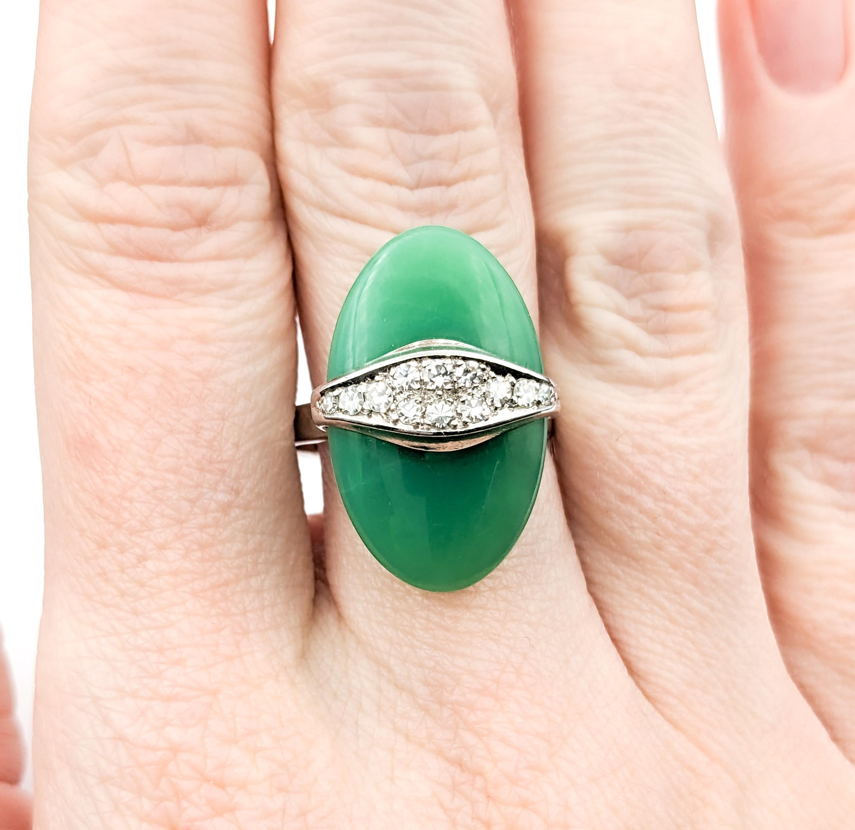 Modern Jade & Diamond Cocktail Ring In Excellent Condition For Sale In Bloomington, MN