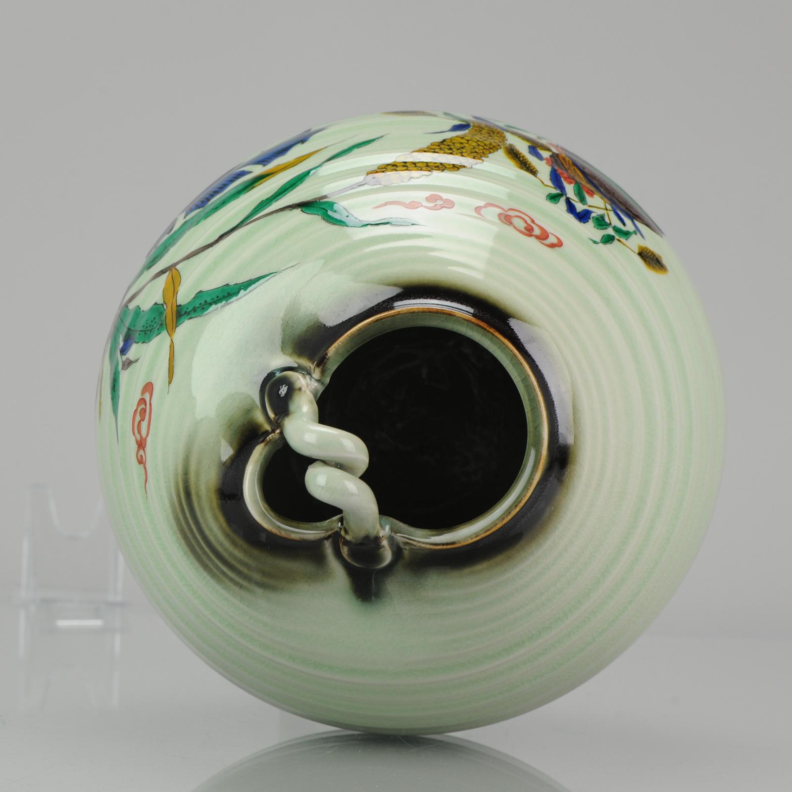 Modern Japanese 21st Century Porcelain Kutani Vase with Two Quails For Sale 7